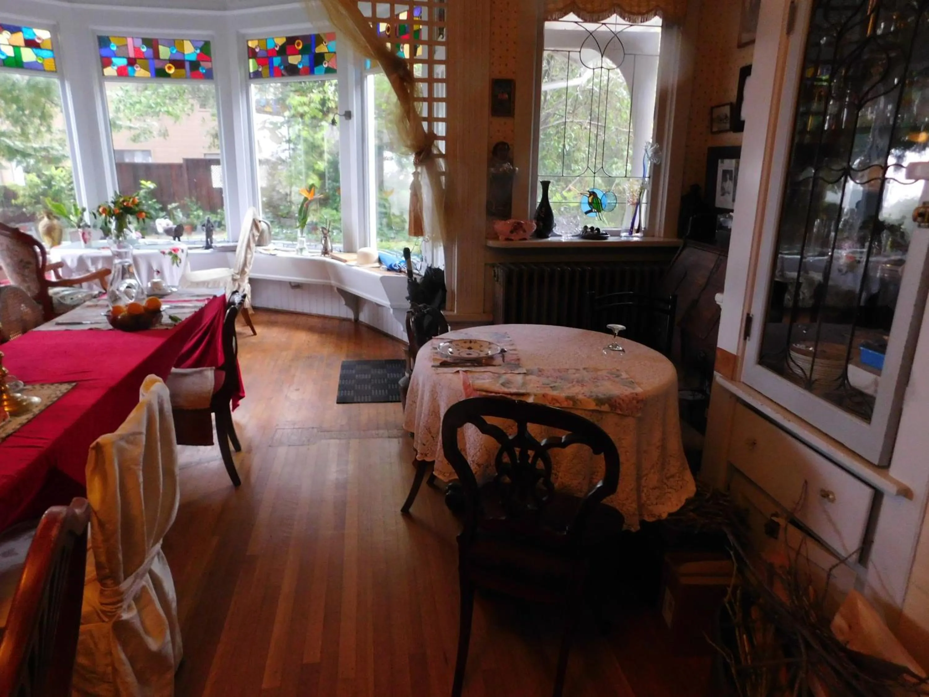 Communal lounge/ TV room in Cliff Crest Inn