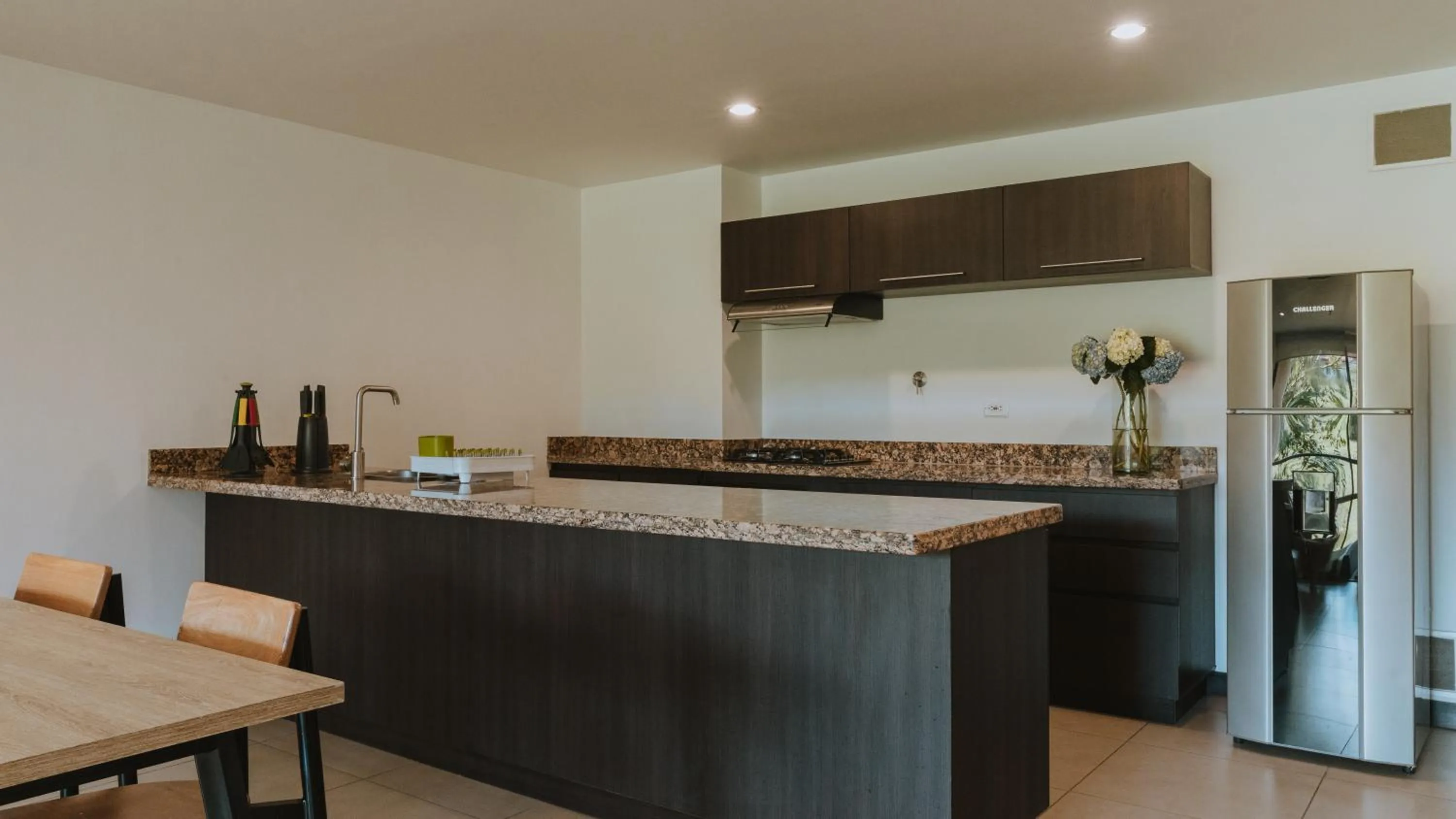 Kitchen or kitchenette in Travelers Rio Verde Living Suites