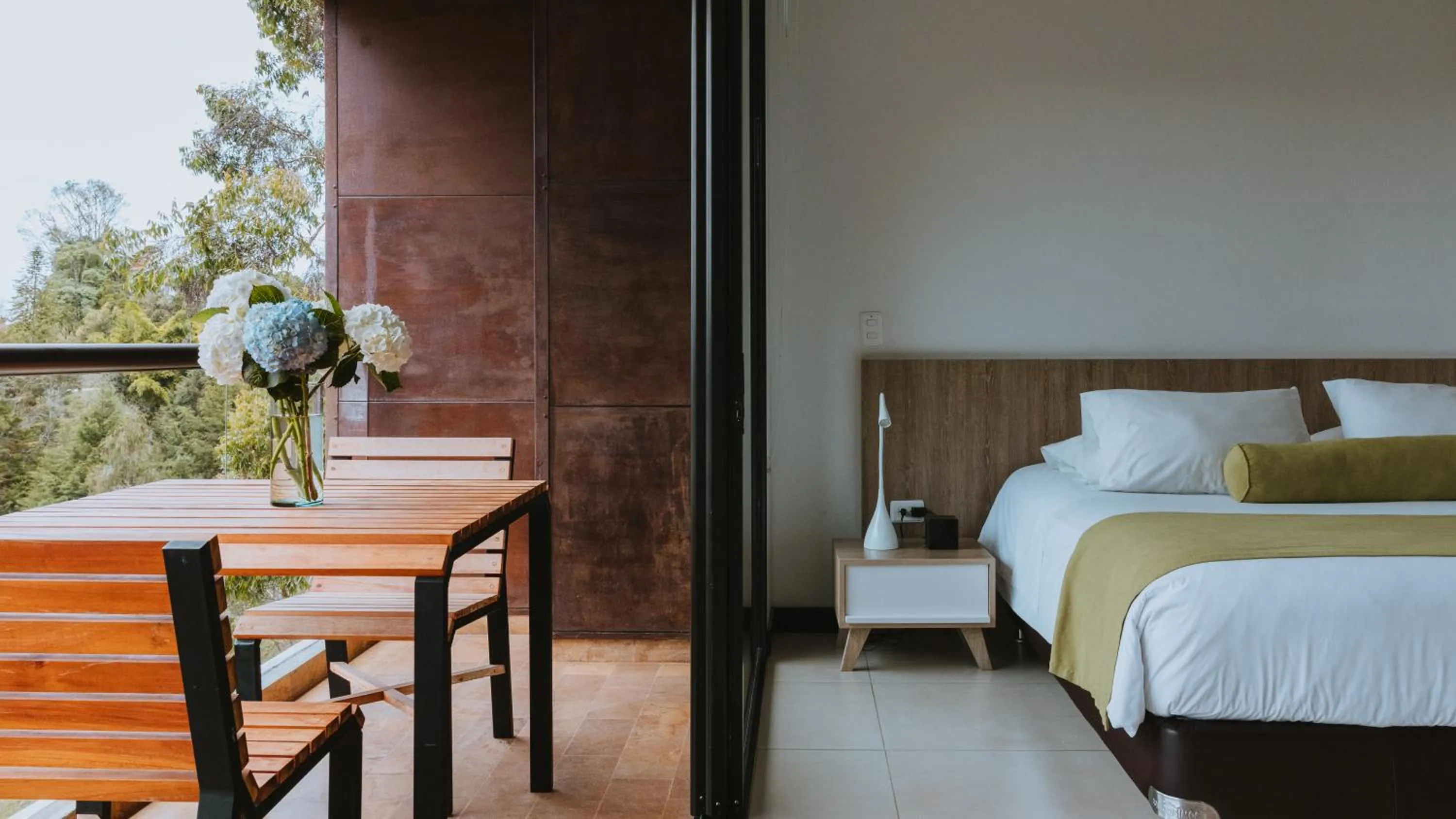 Balcony/Terrace, Bed in Travelers Rio Verde Living Suites