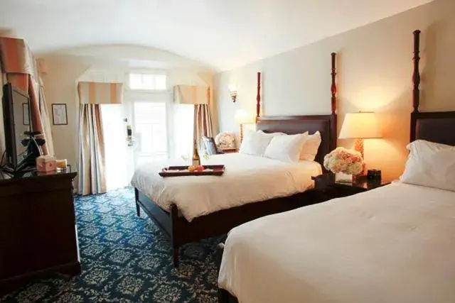 Raincross Queen Room in The Mission Inn Hotel and Spa Raincross Queen Room in The Mission Inn Hotel and Spa