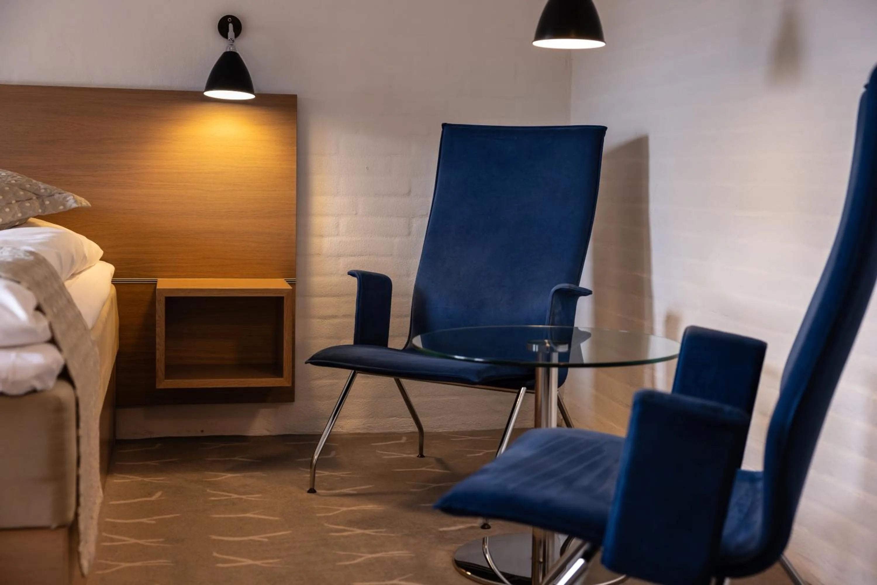 Seating area in Frederik VI's Hotel