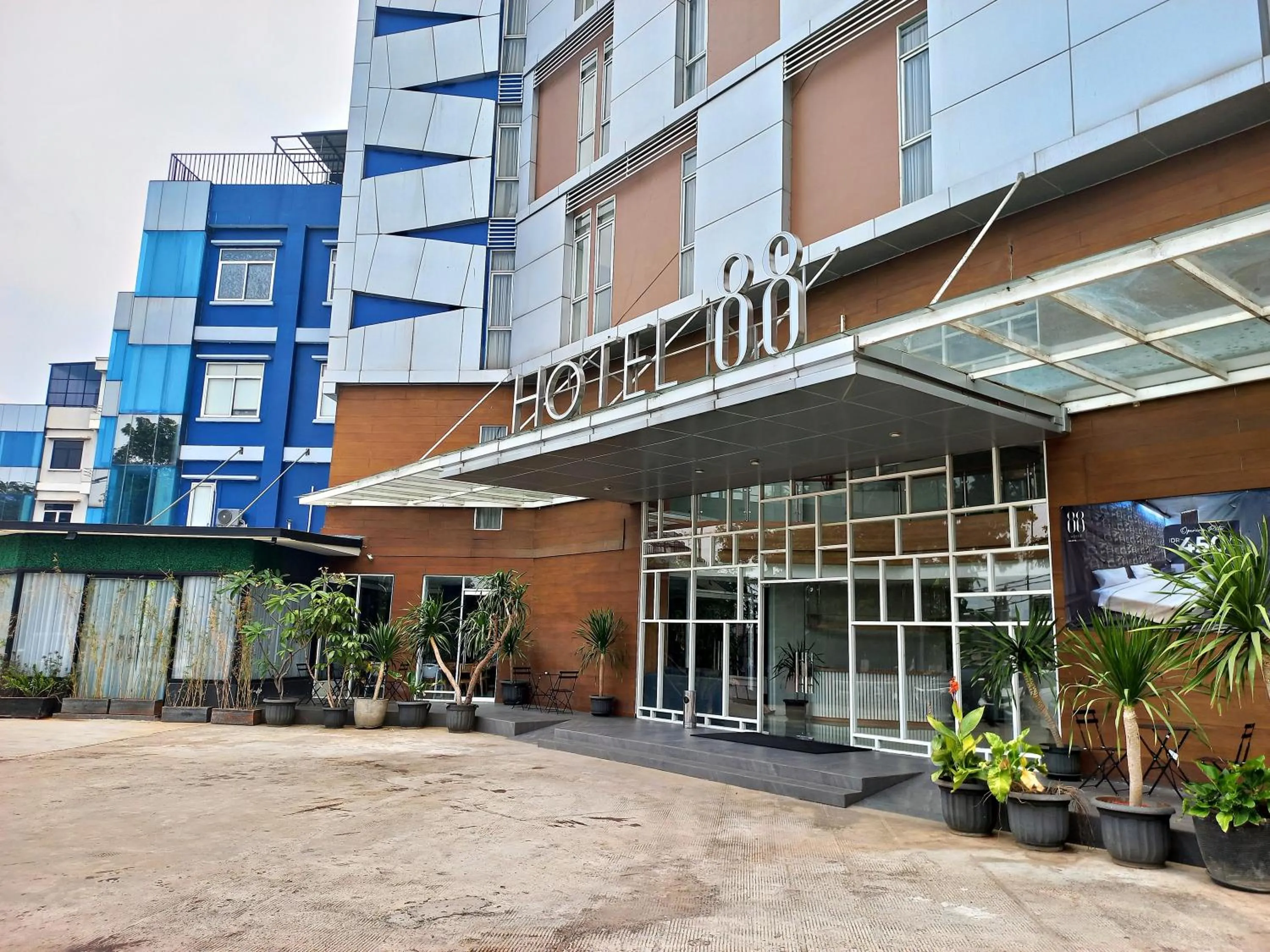 Property building in Hotel 88 Kedoya Jakarta