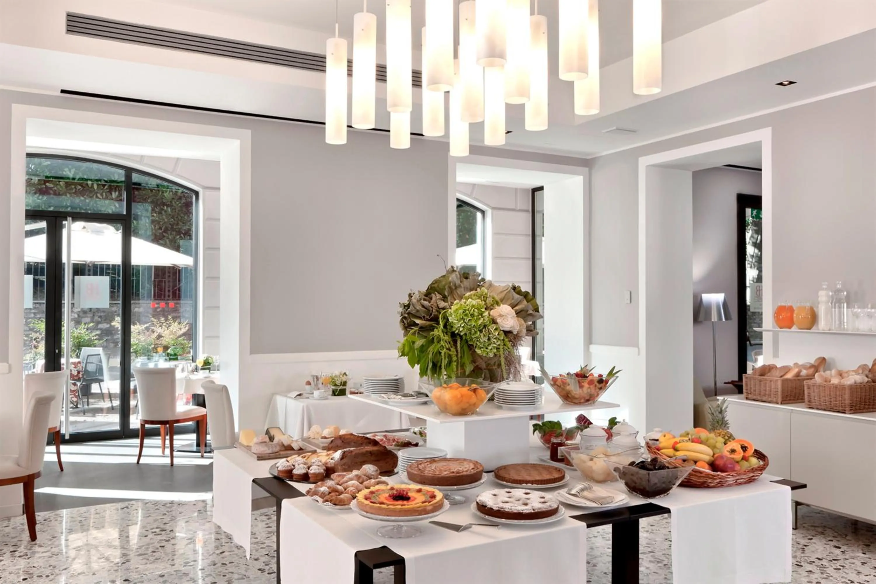 Restaurant/places to eat in Hotel Belvedere