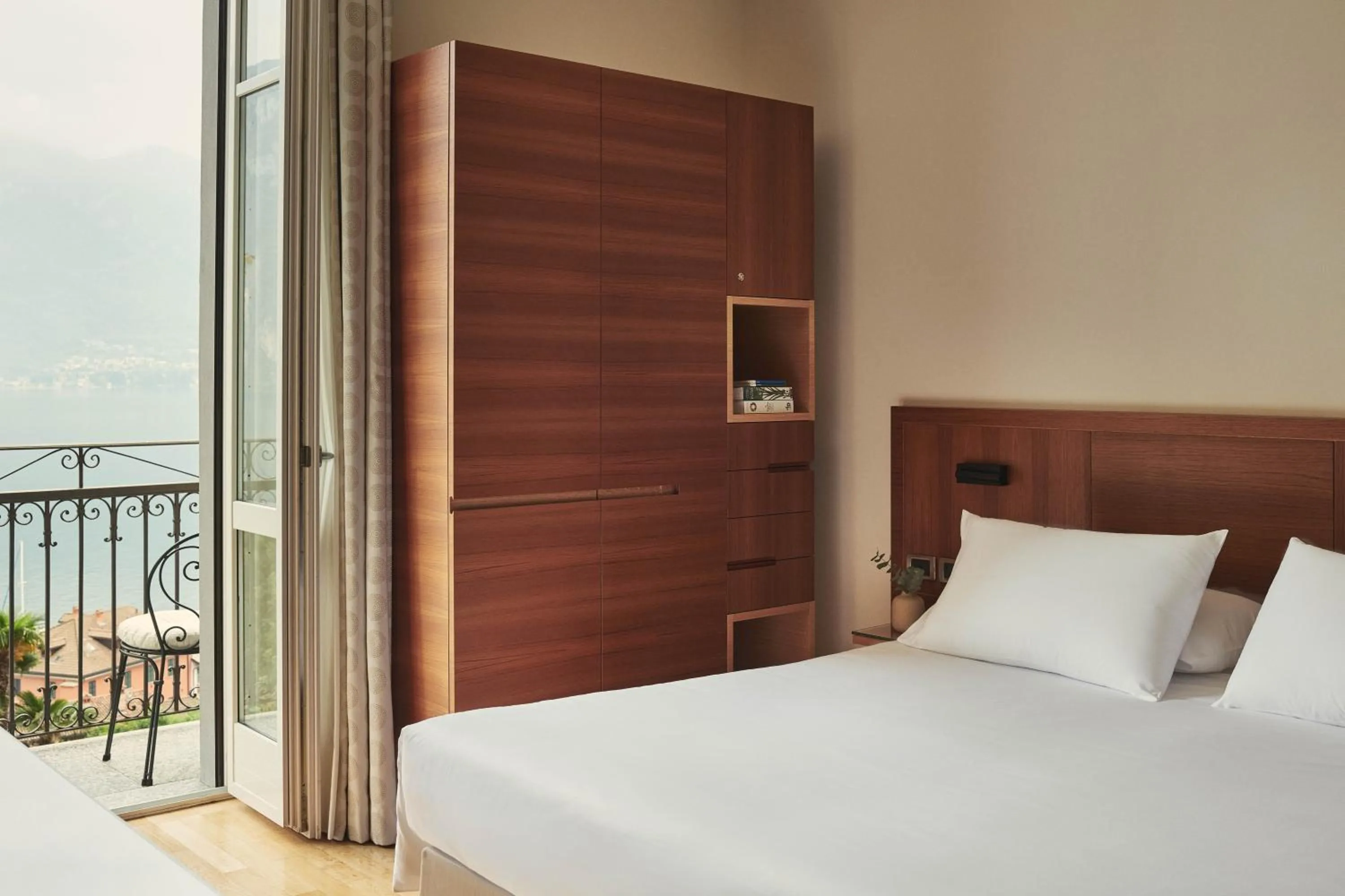 View (from property/room), Bed in Hotel Belvedere