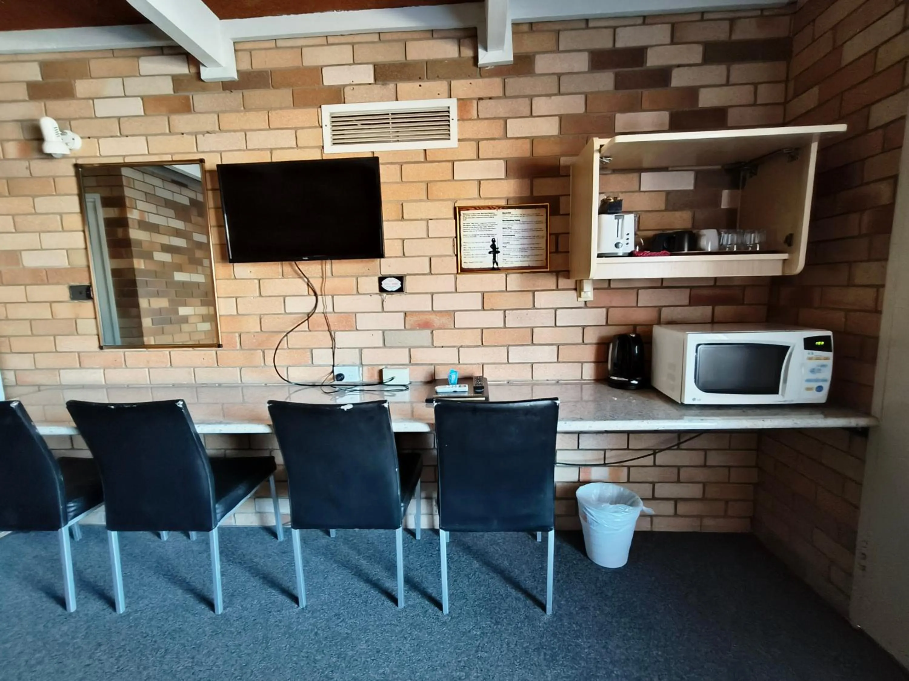 TV and multimedia in Red Chief Motel