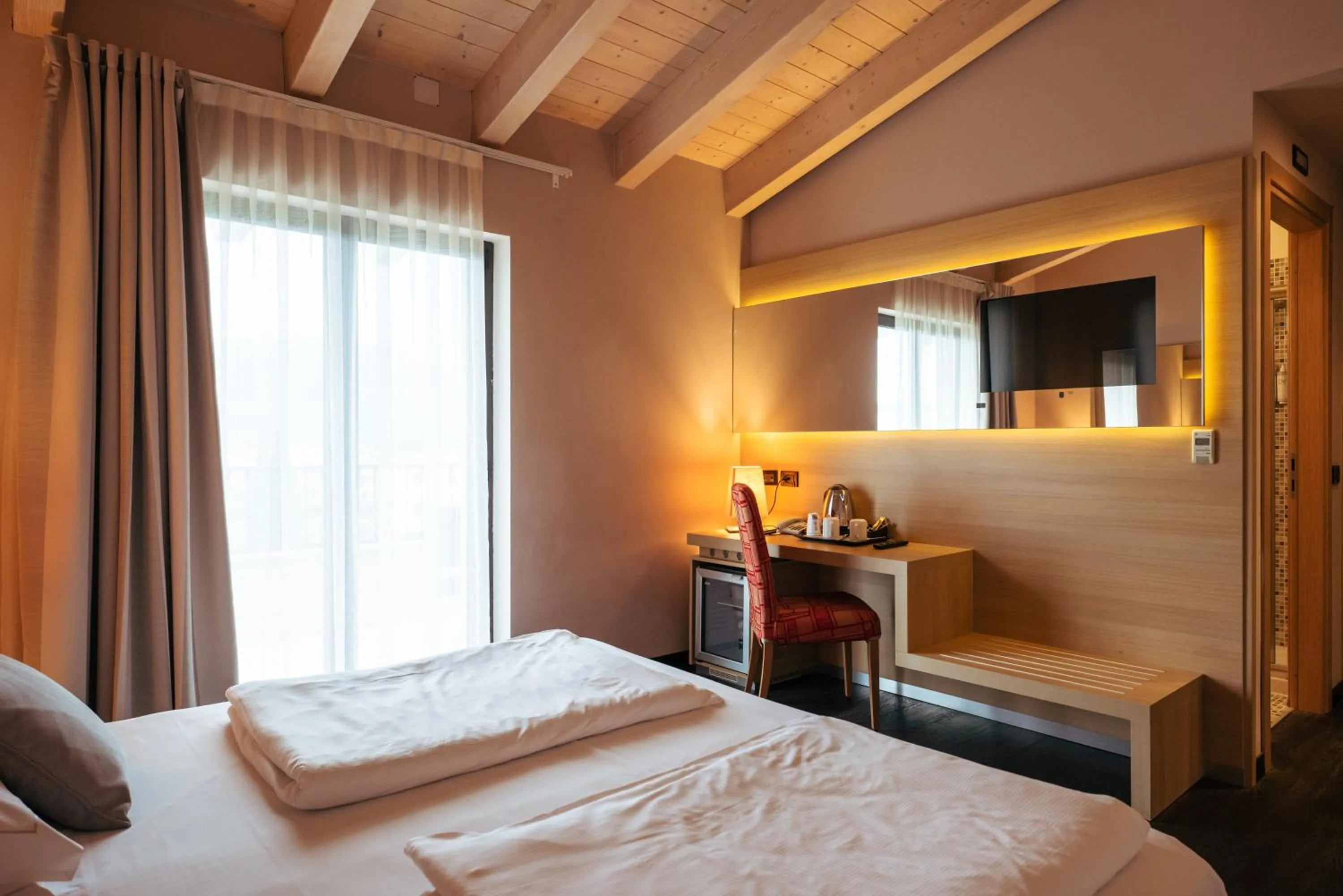 Balcony/Terrace, Bed in Villa Luisa Resort & Luxury Apartments