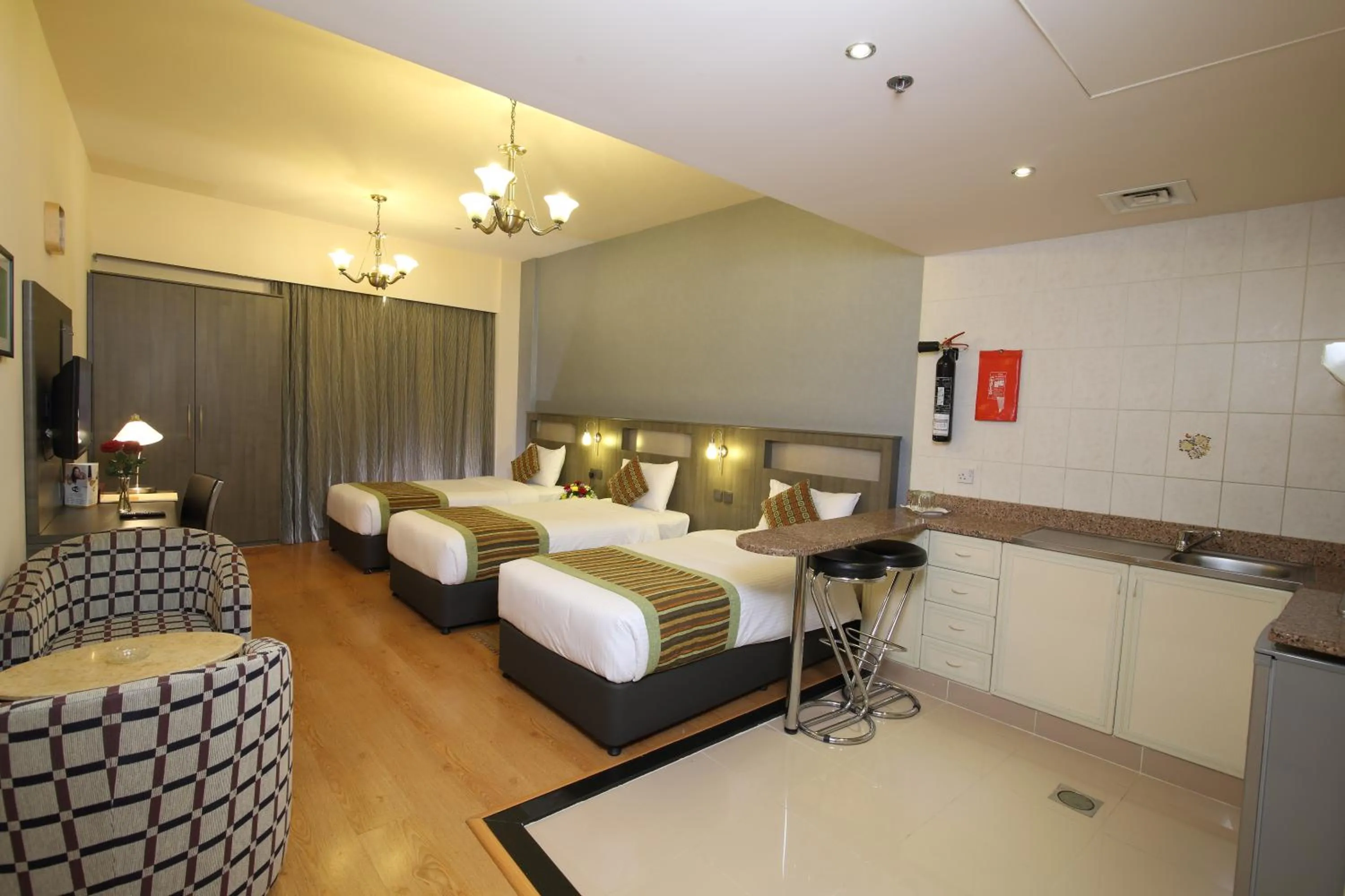 Photo of the whole room, Bed in Florida City Hotel Apartments (Previously Flora Hotel Apartments)