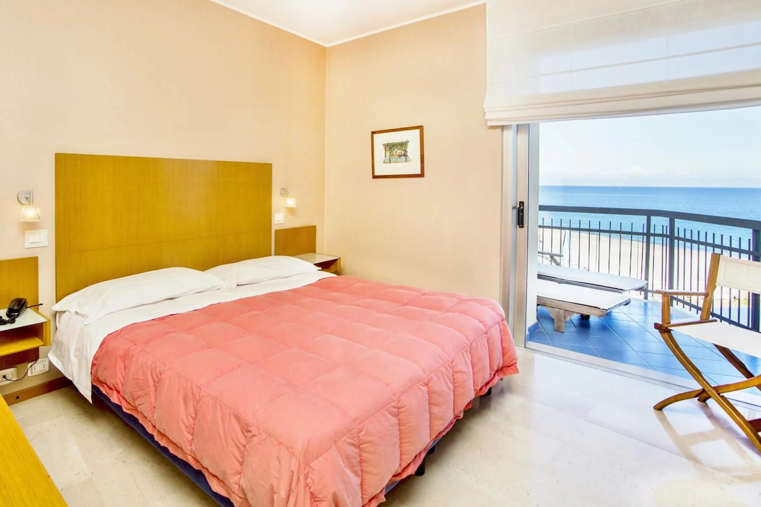 Photo of the whole room, Bed in Hotel Tirreno