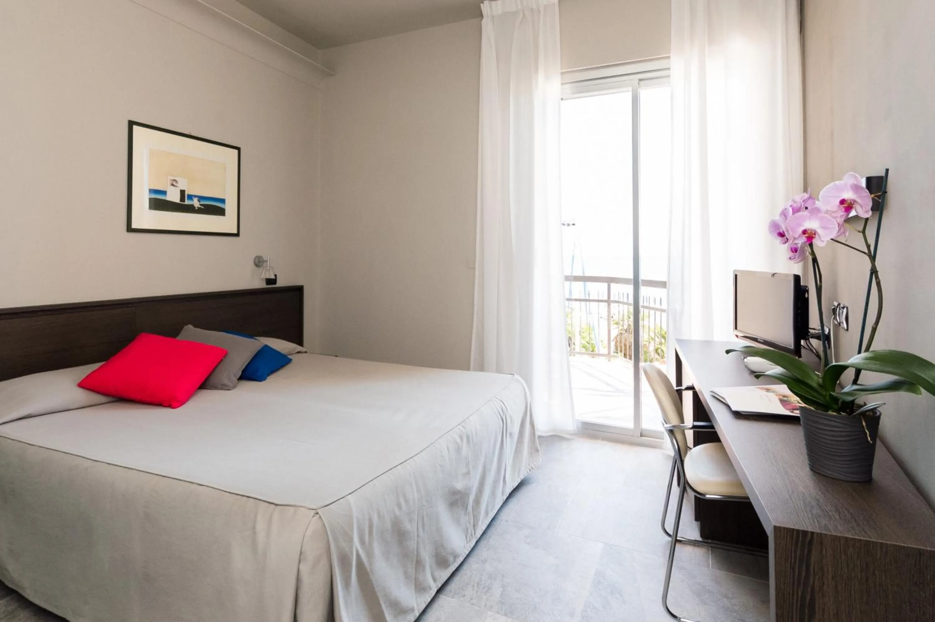 Photo of the whole room, Bed in Hotel Tirreno