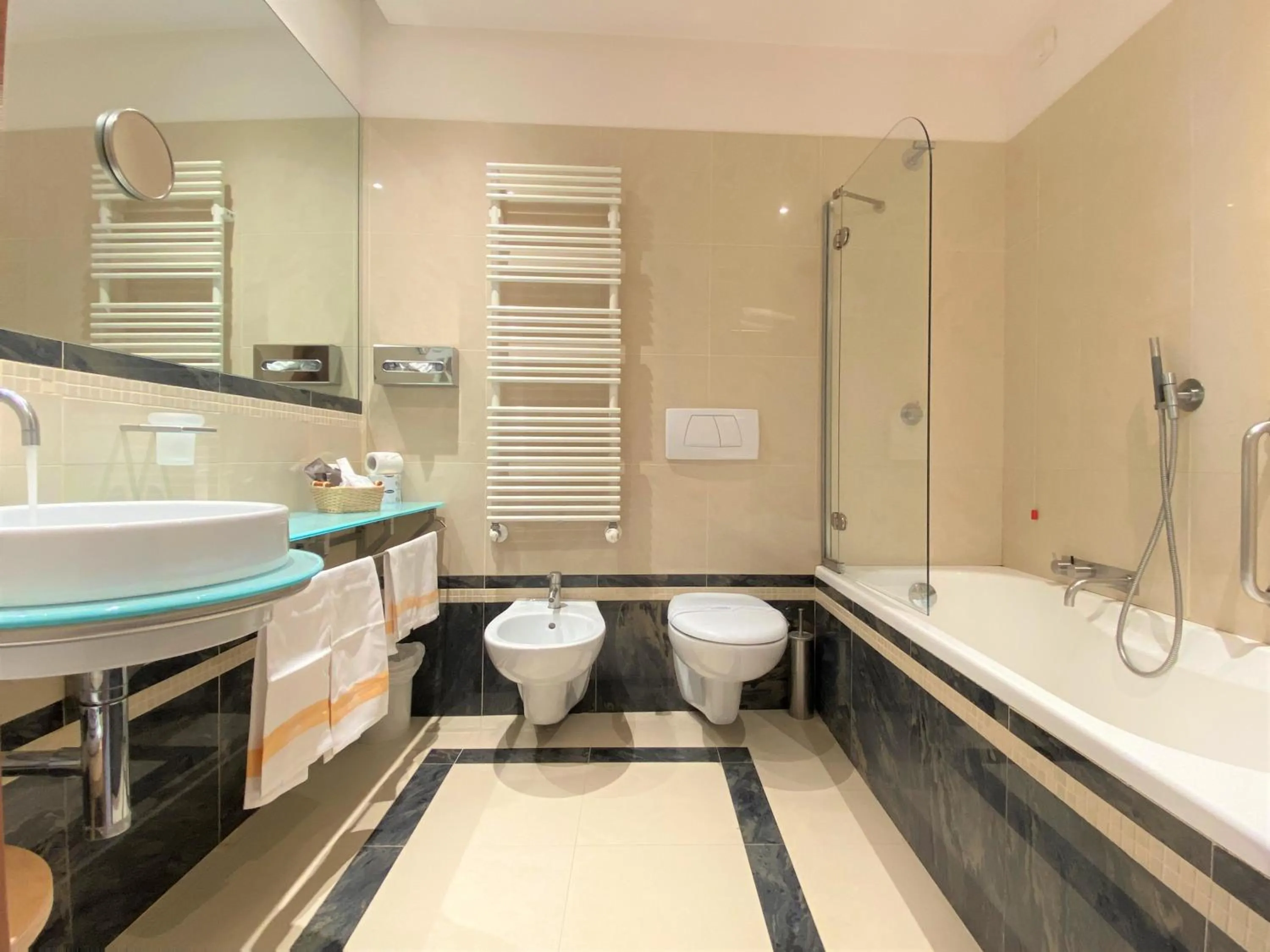 Bathroom in Hotel Tirreno