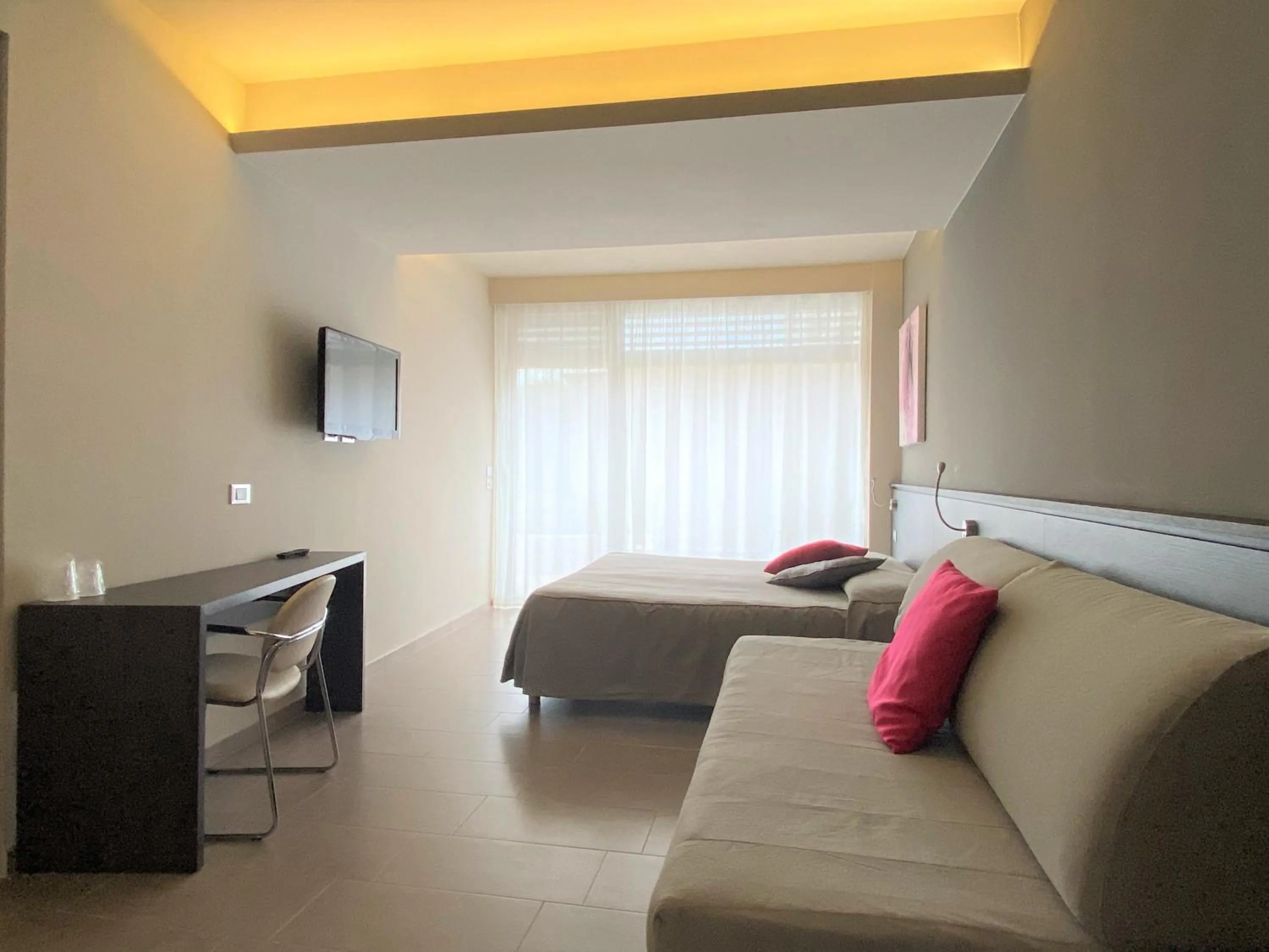 Bedroom, Bed in Hotel Tirreno