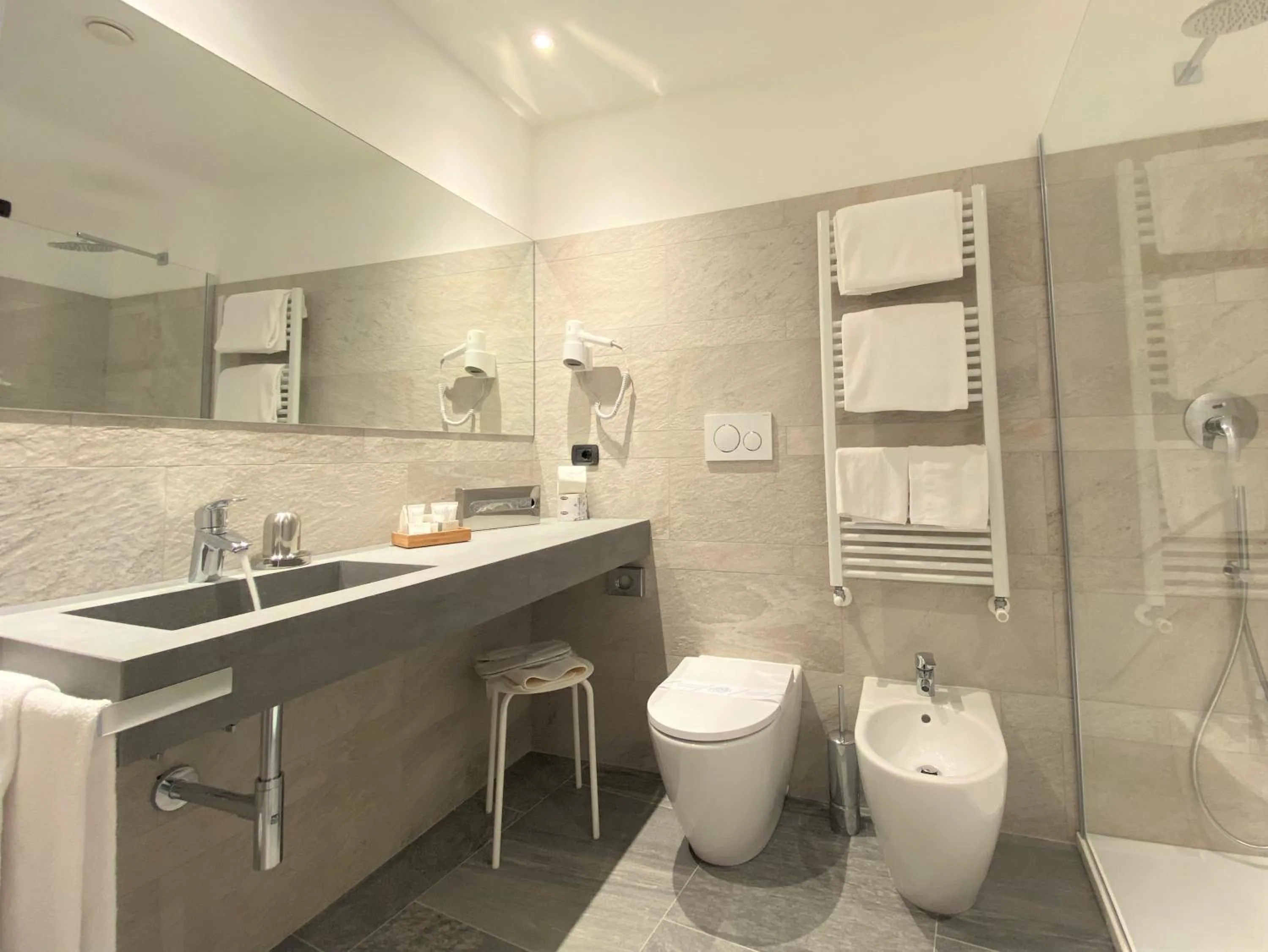 Bathroom in Hotel Tirreno