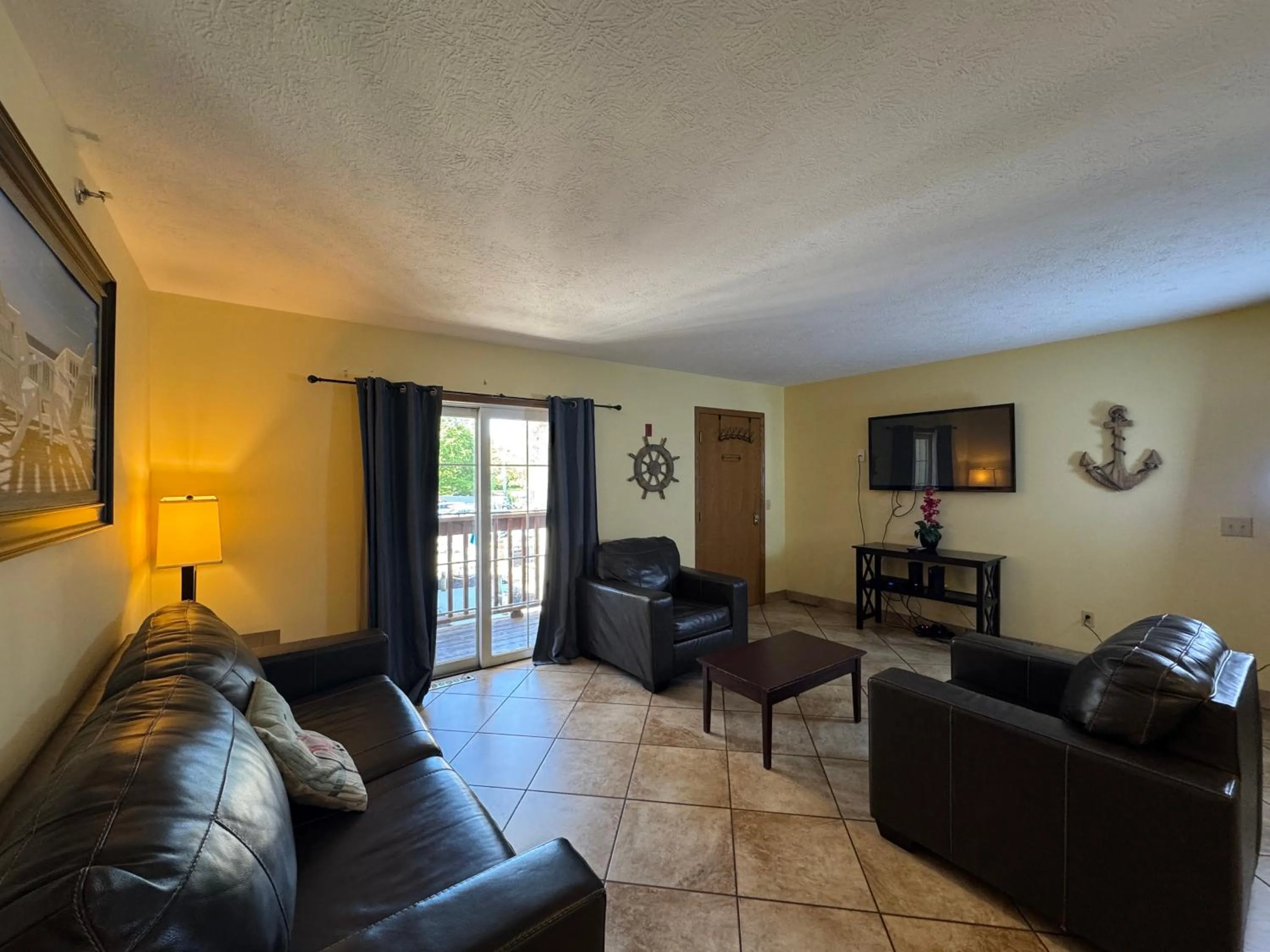 Put-in-Bay Poolview Condo #5