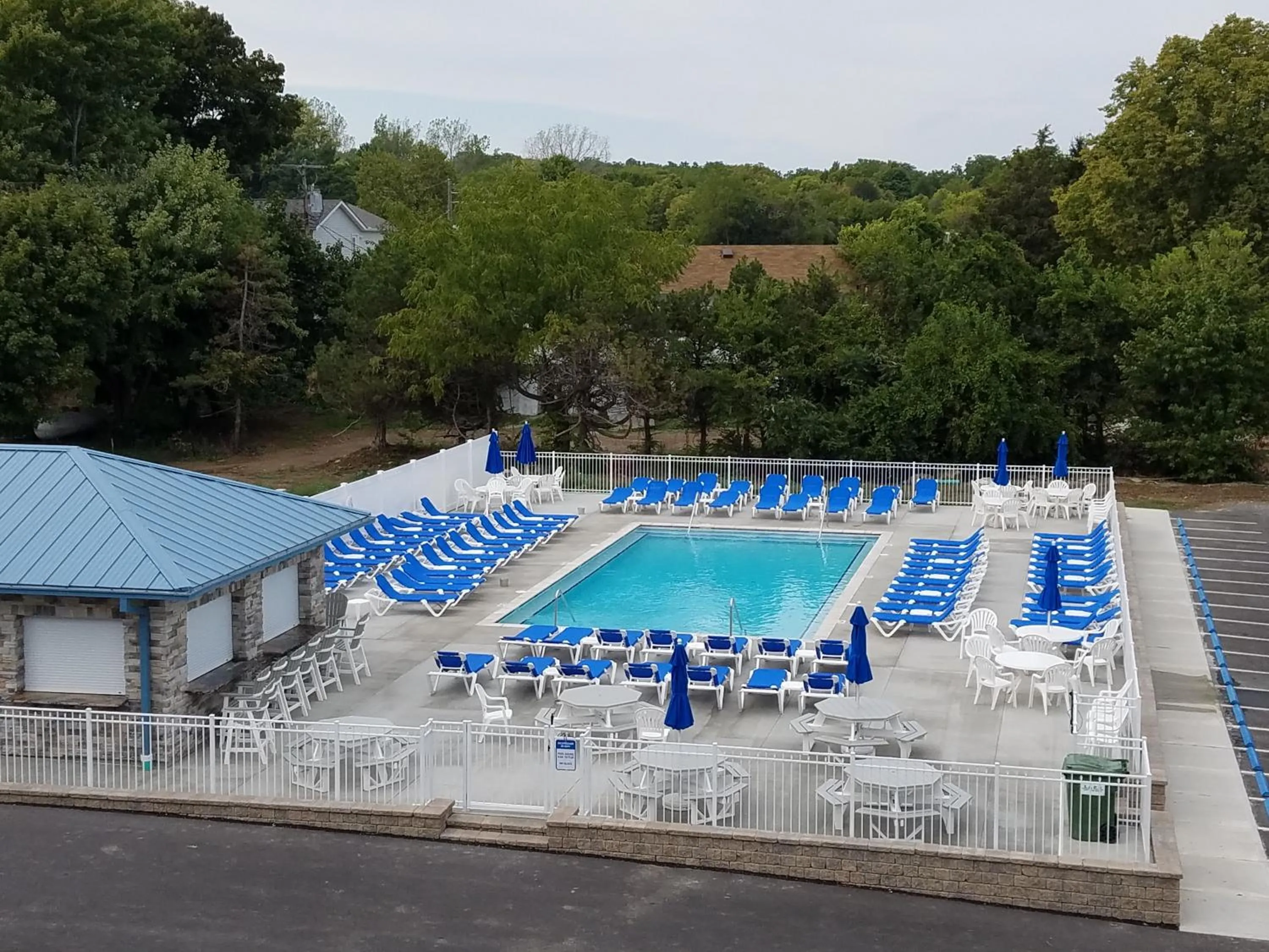 Put-in-Bay Poolview Condo #5
