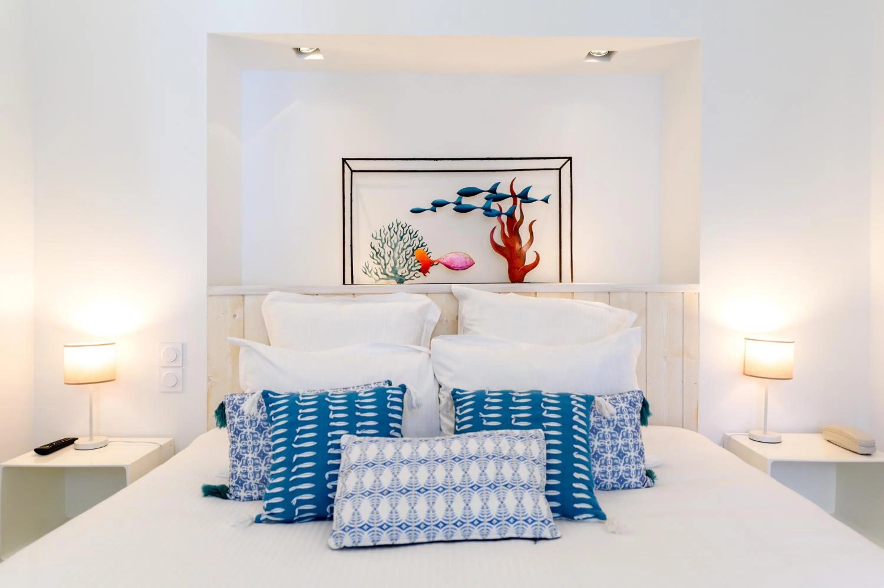 Bed in Hôtel La Jetée