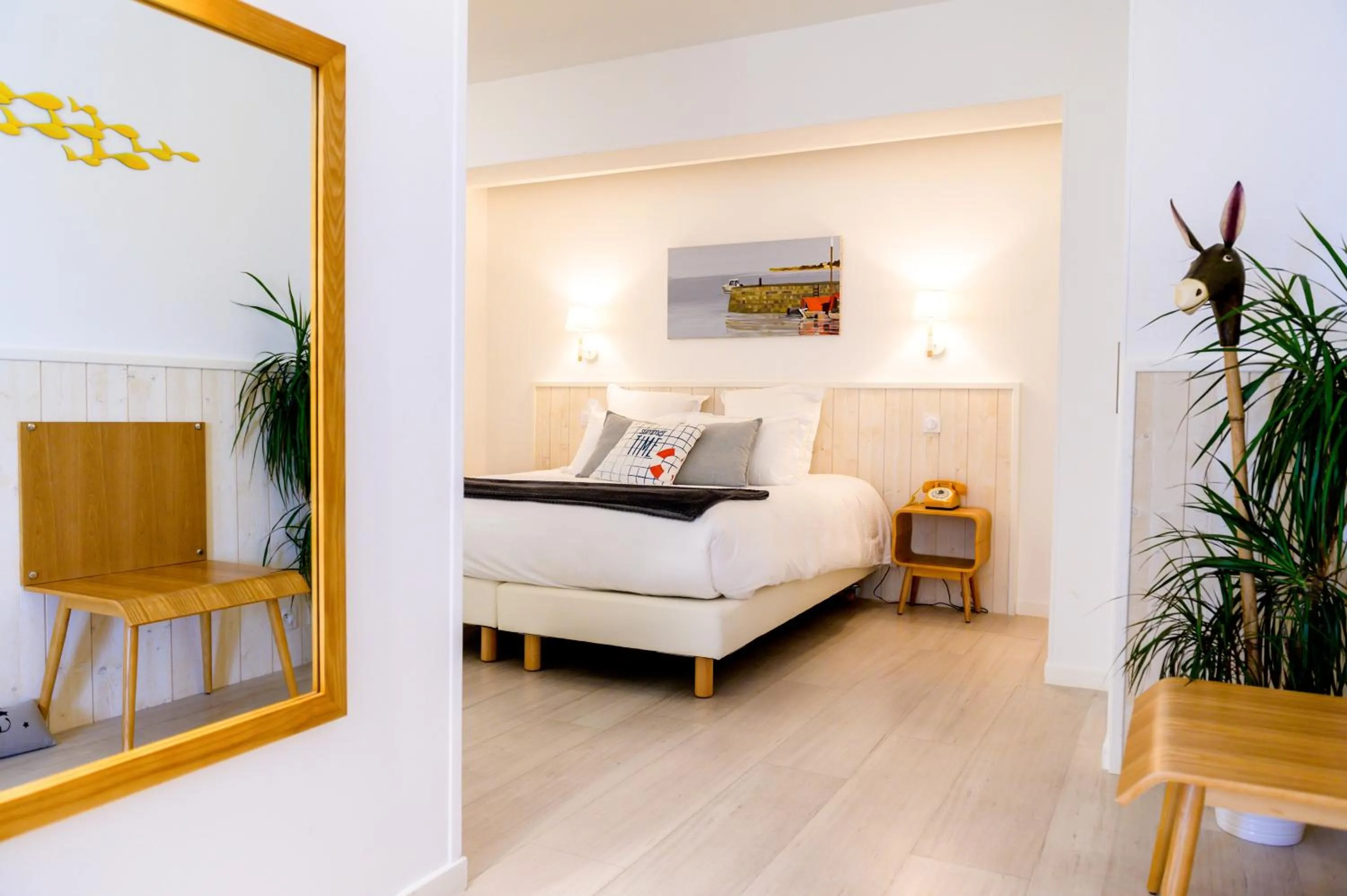 Bedroom, Bed in Hôtel La Jetée