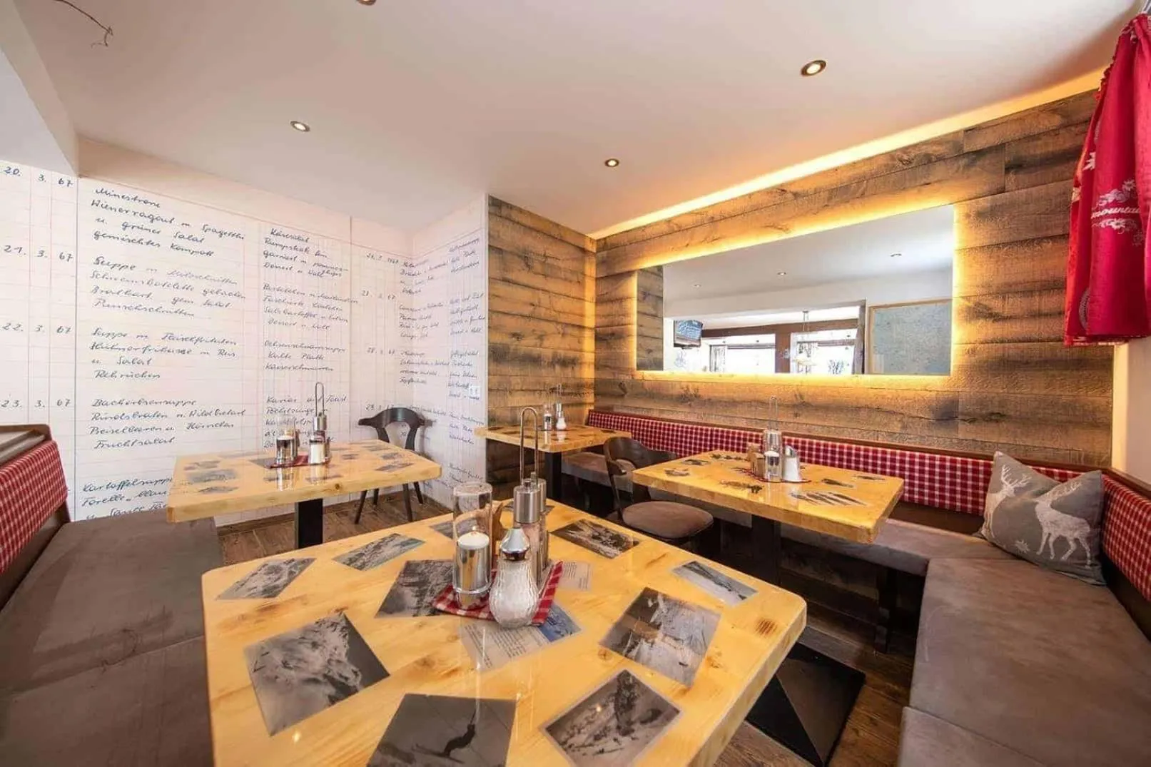 Restaurant/places to eat in Hotel Solaria