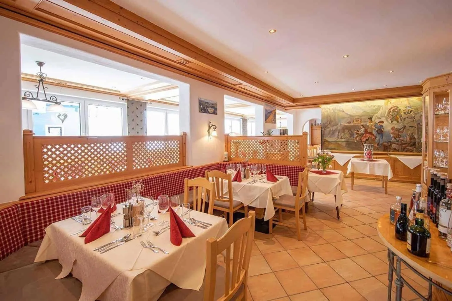 Restaurant/places to eat in Hotel Solaria