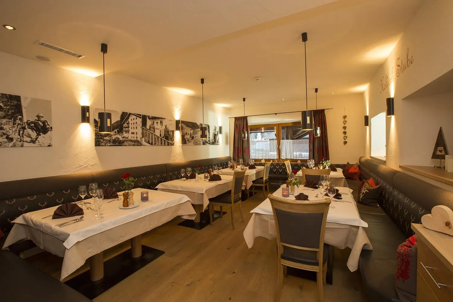 Restaurant/places to eat in Hotel Edelweiss