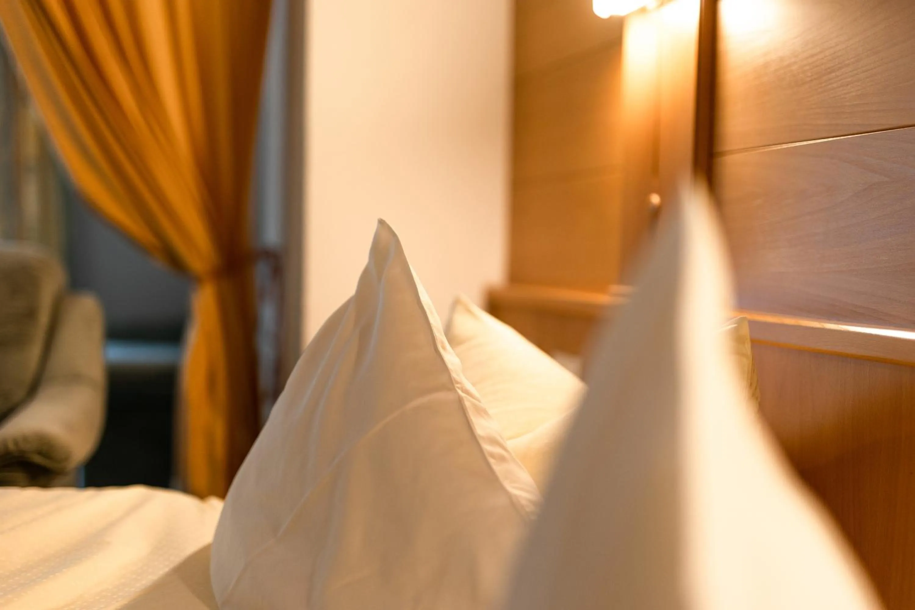 Bedroom, Bed in Hotel Edelweiss