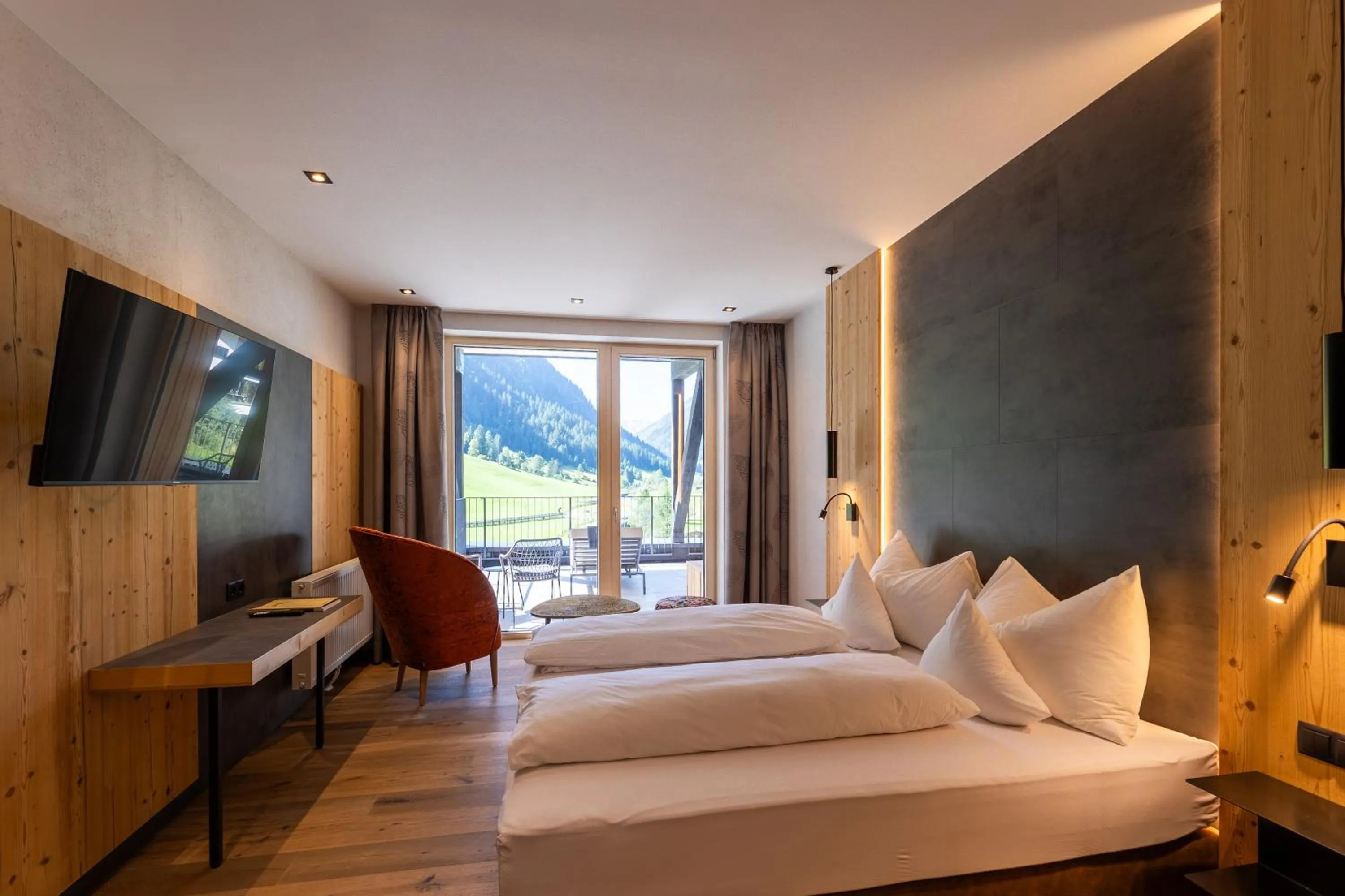 Bed in Hotel Edelweiss