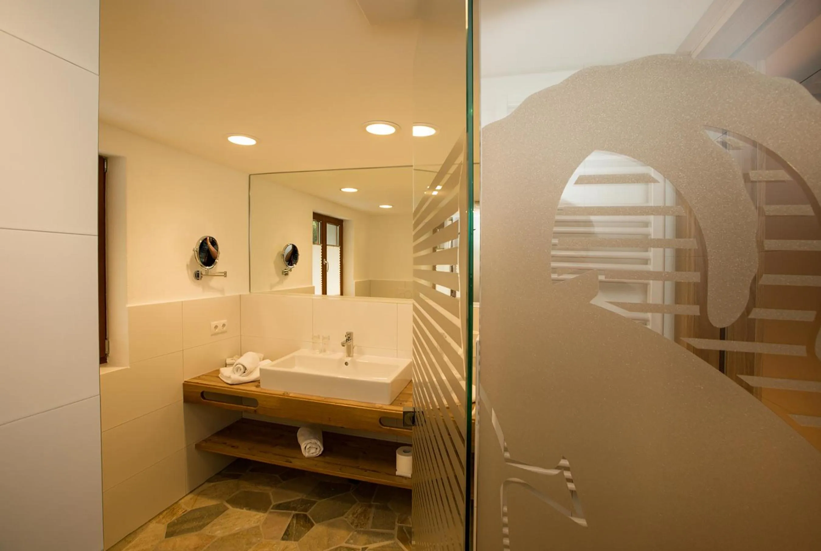 Bathroom in Hotel Edelweiss