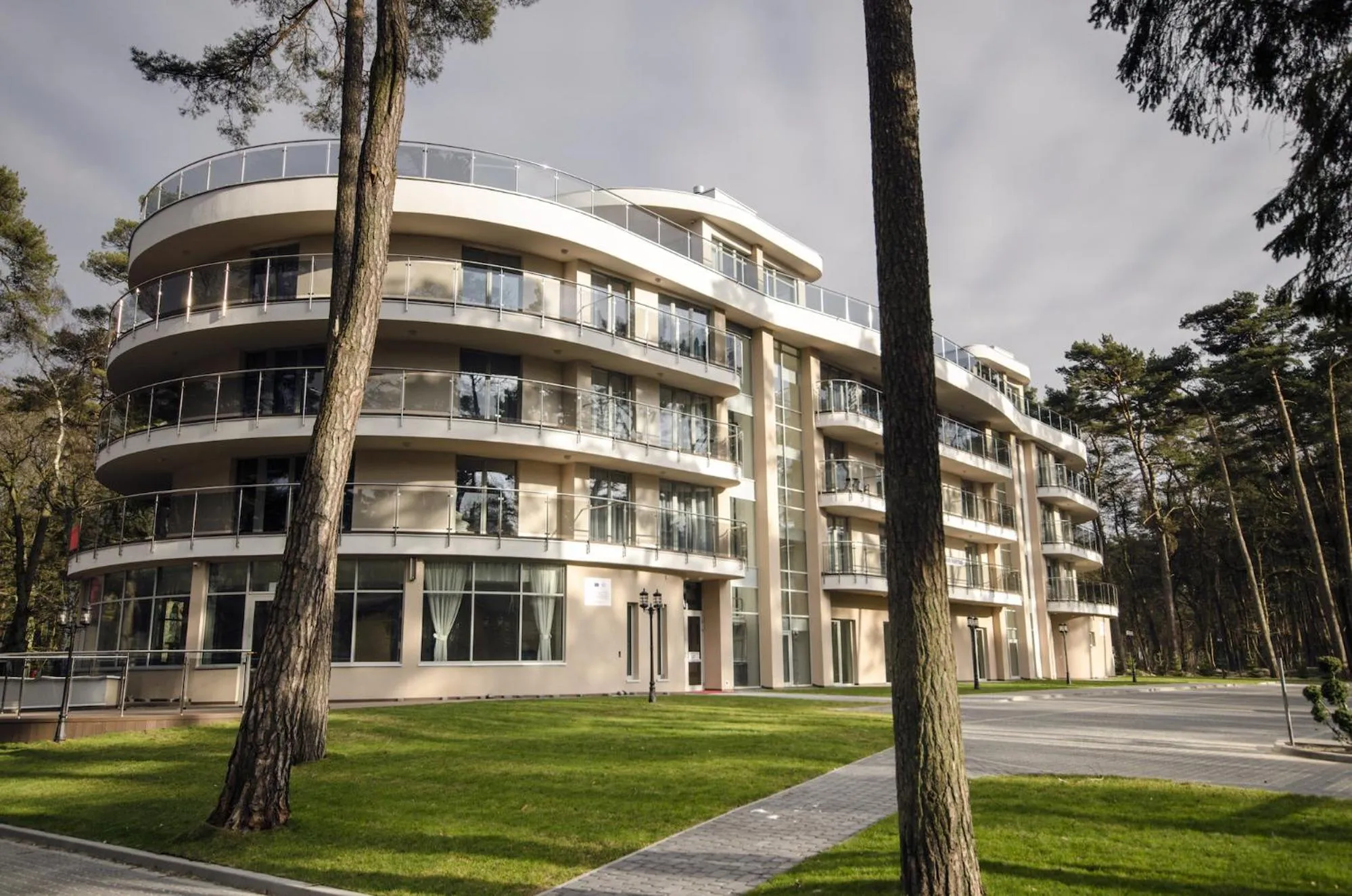 Facade/entrance in Grand Kapitan Medi Spa - POKOJE OZONOWANE