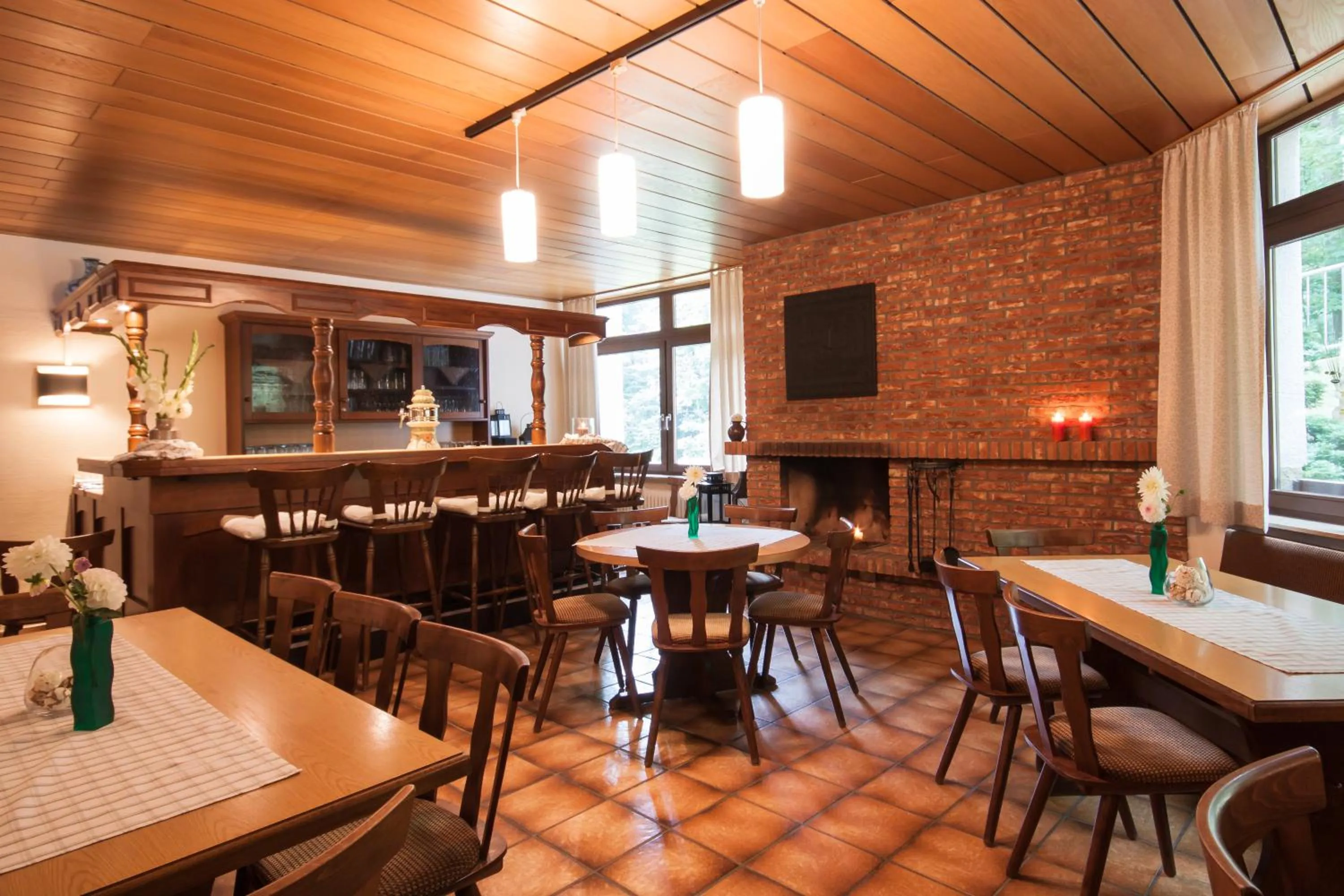 Communal lounge/ TV room in TaunusTagungsHotel