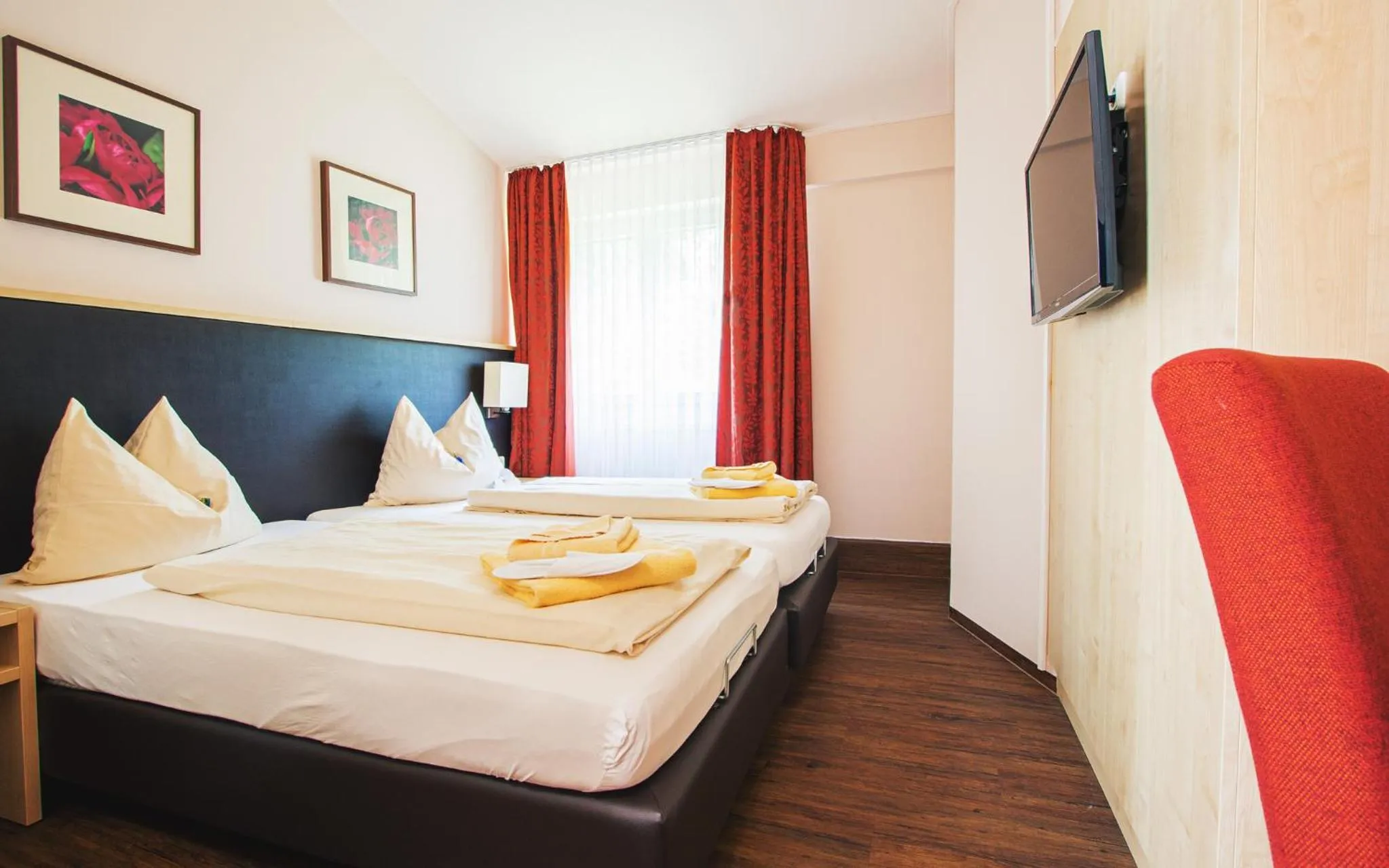 Bed in TaunusTagungsHotel