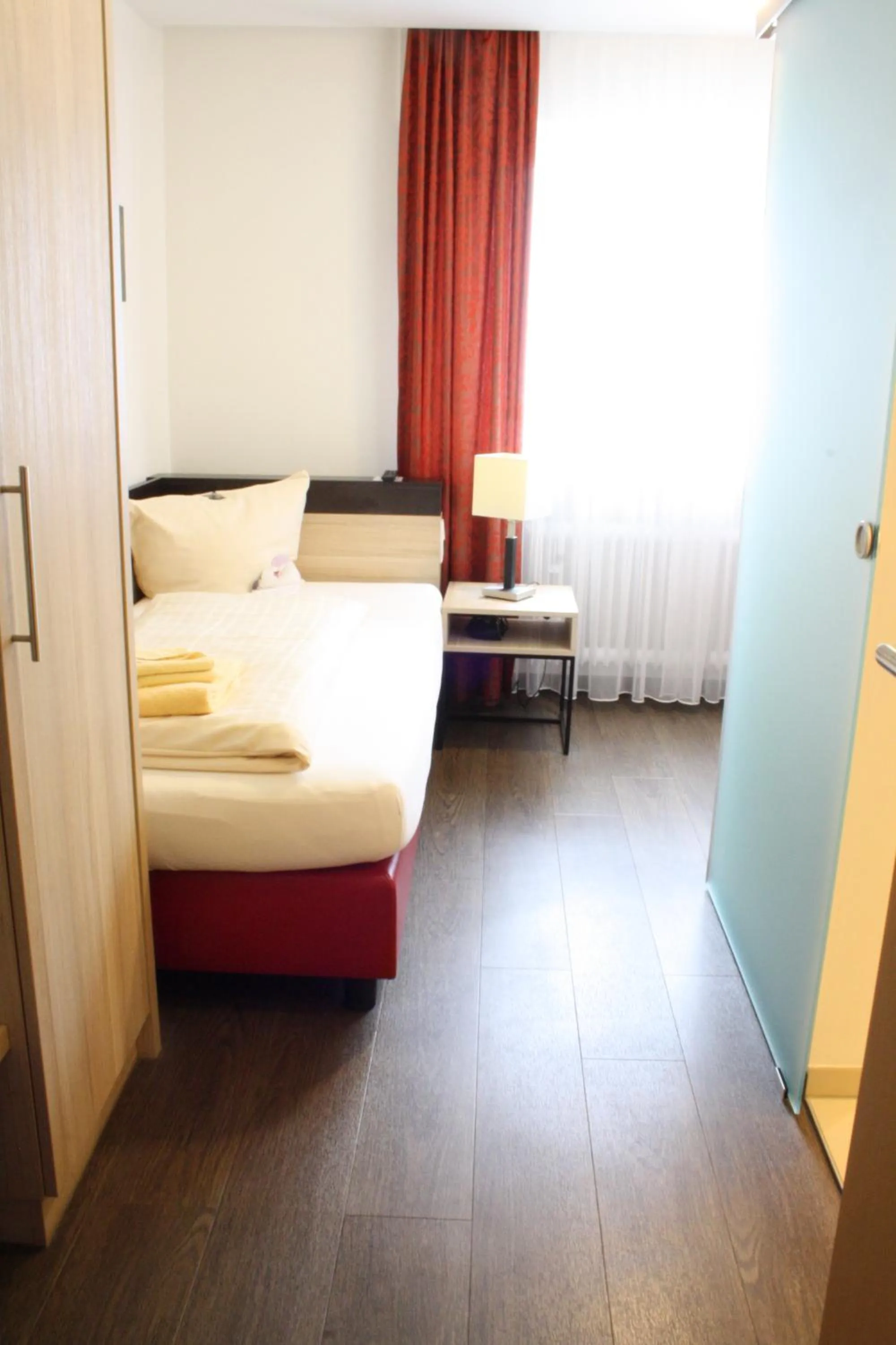 Bed in TaunusTagungsHotel