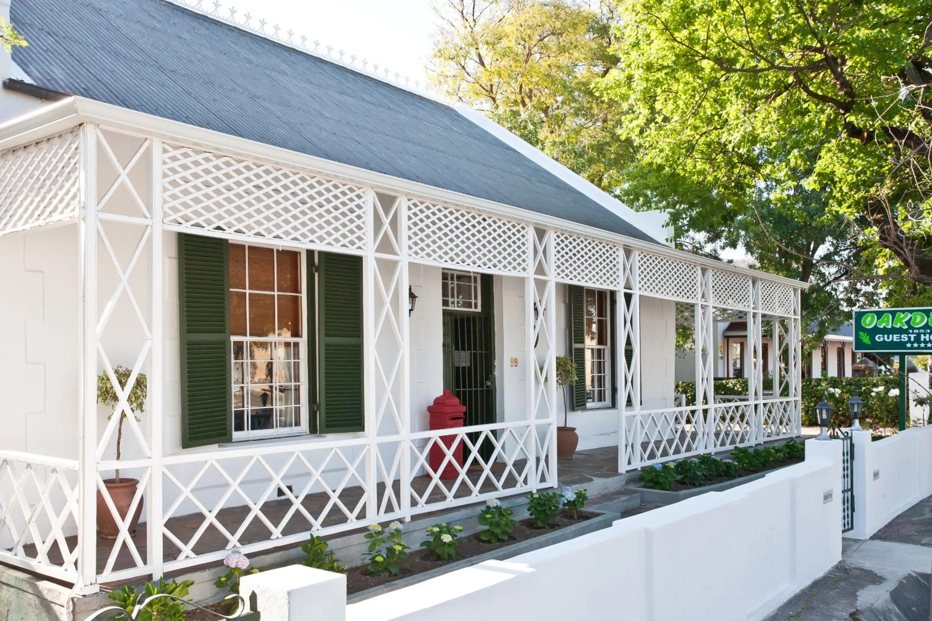 Facade/entrance in Oakdene Guest House