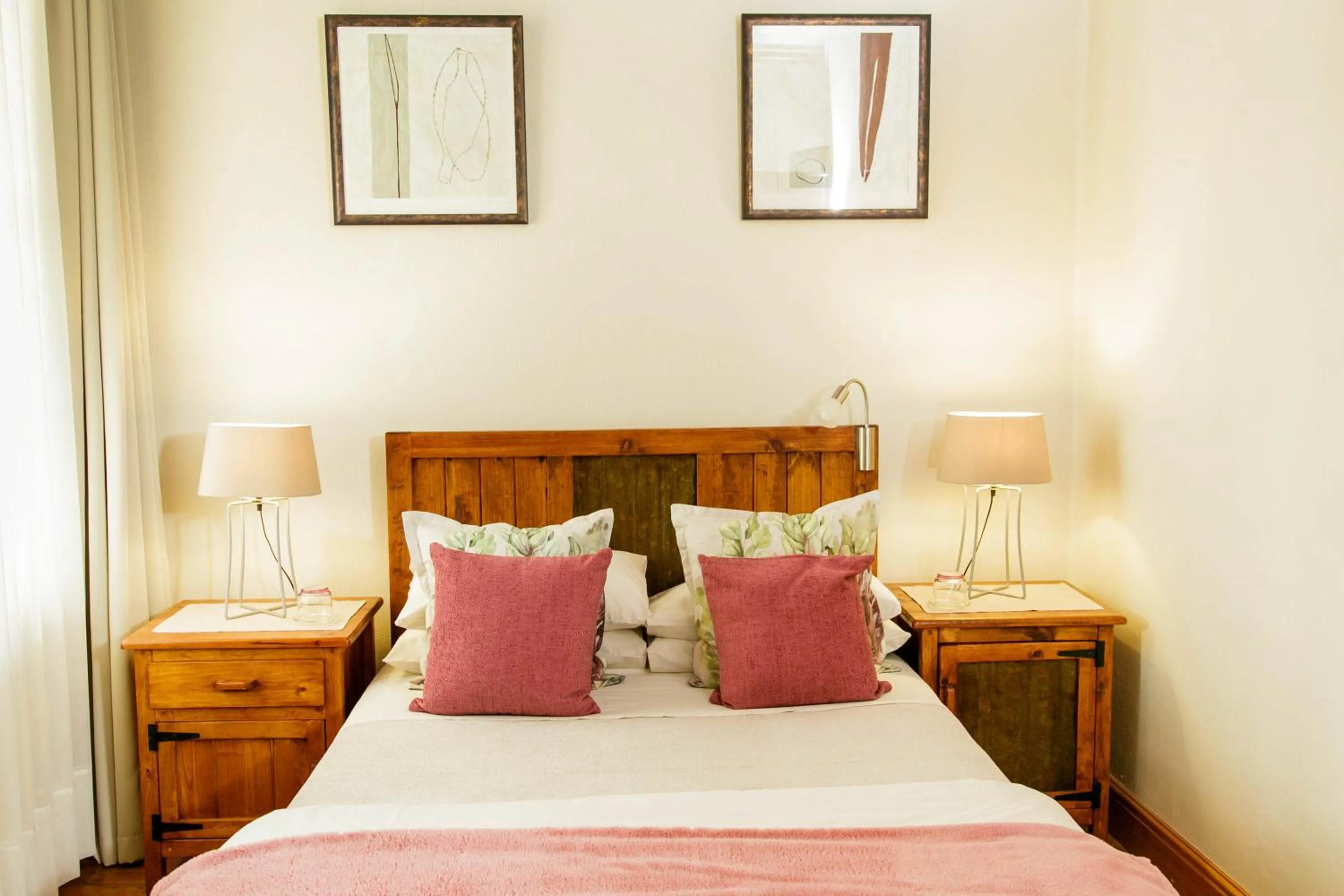 Bed in Oakdene Guest House