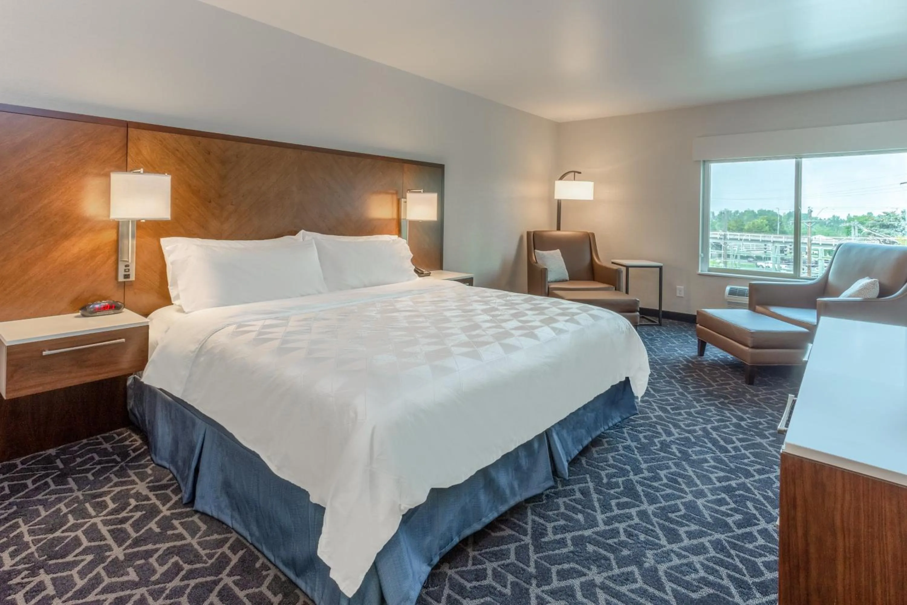 Photo of the whole room, Bed in Holiday Inn Missoula Downtown by IHG