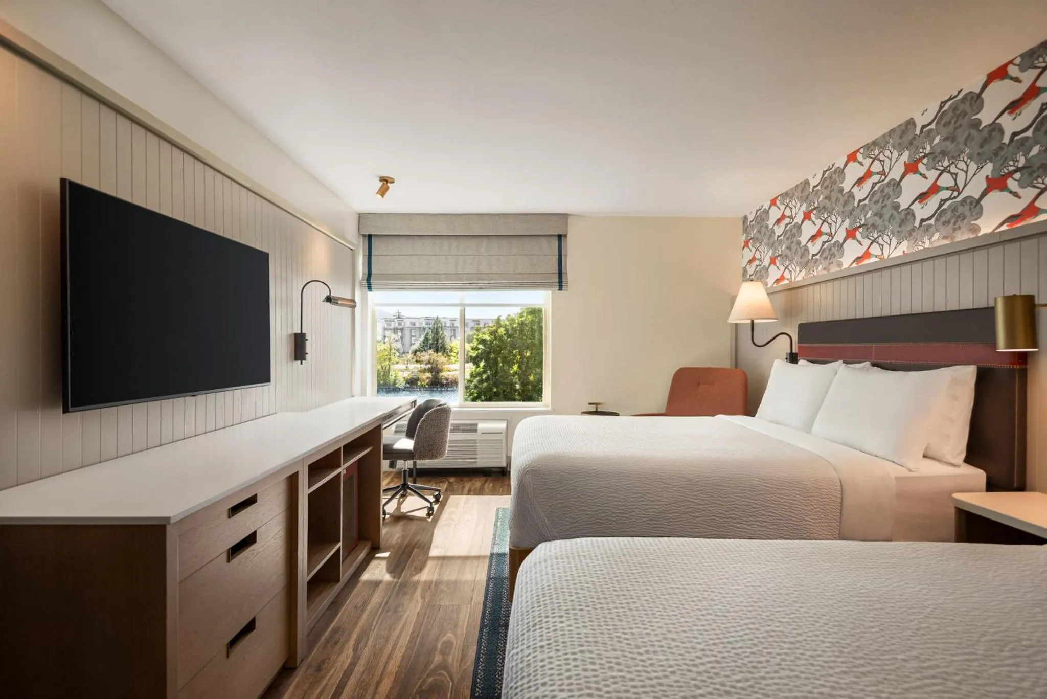 Photo of the whole room, Bed in Holiday Inn Missoula Downtown by IHG