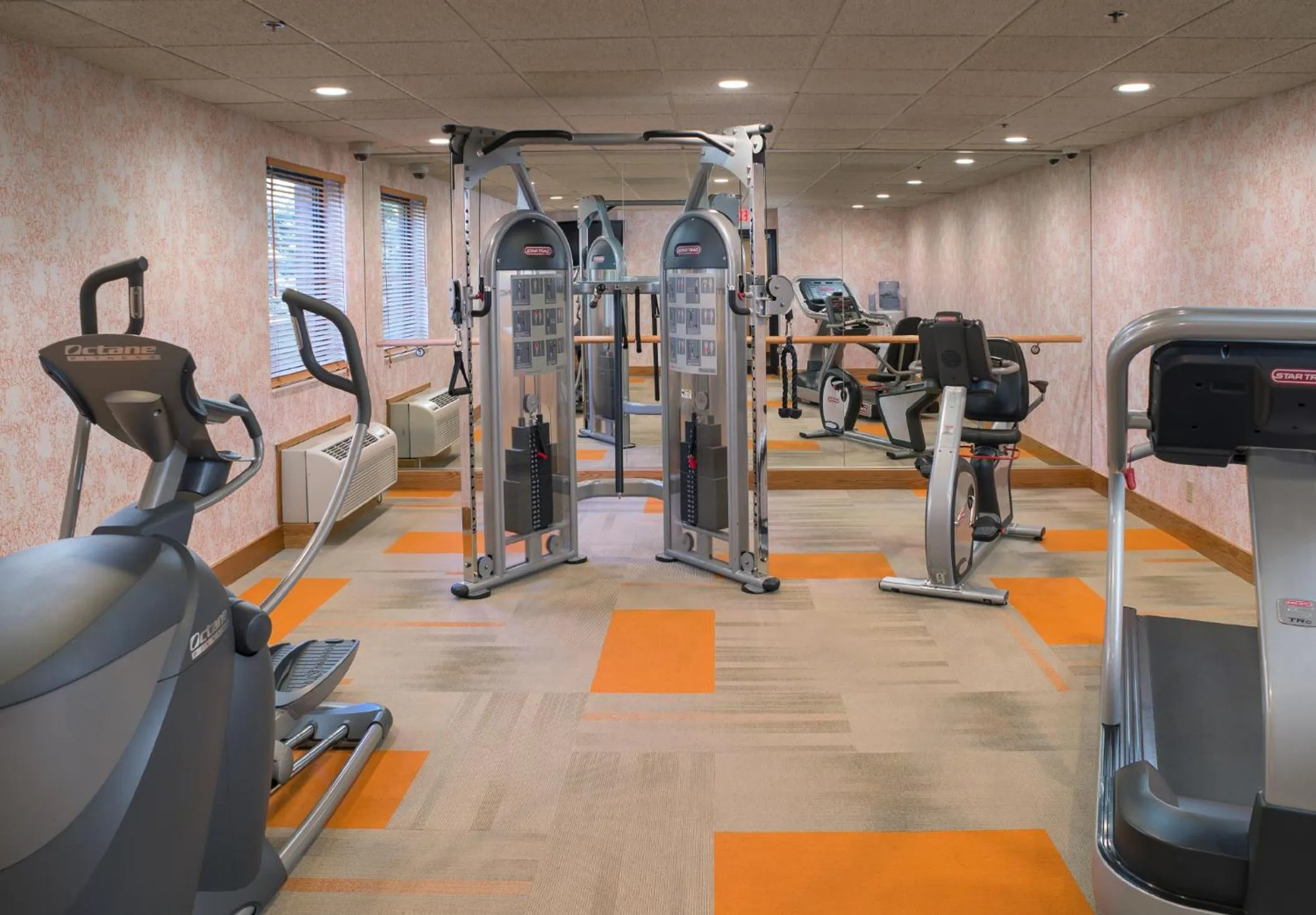 Fitness centre/facilities in LivINN Hotel Cincinnati North/ Sharonville