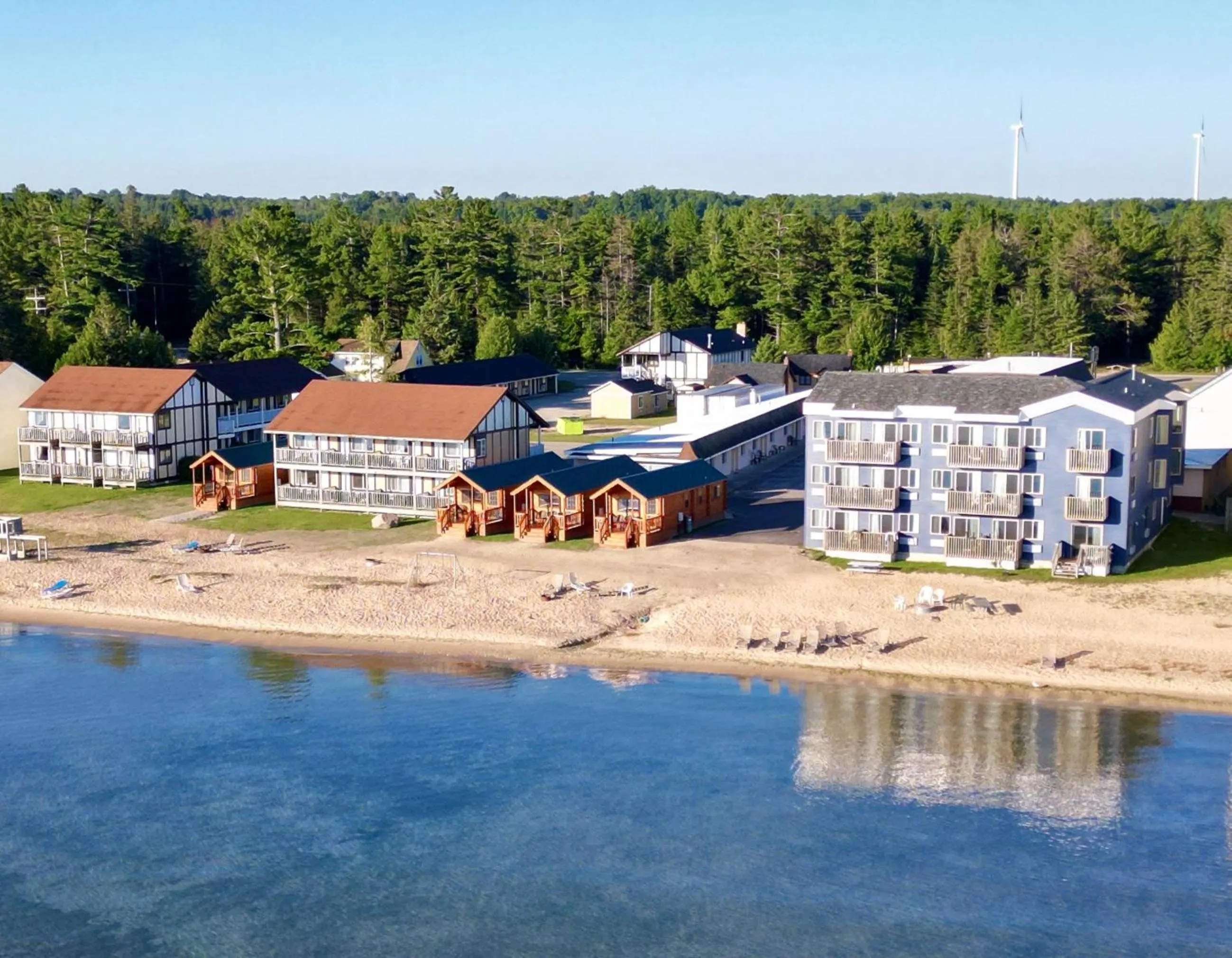 Property building in Waterfront Inn Mackinaw City