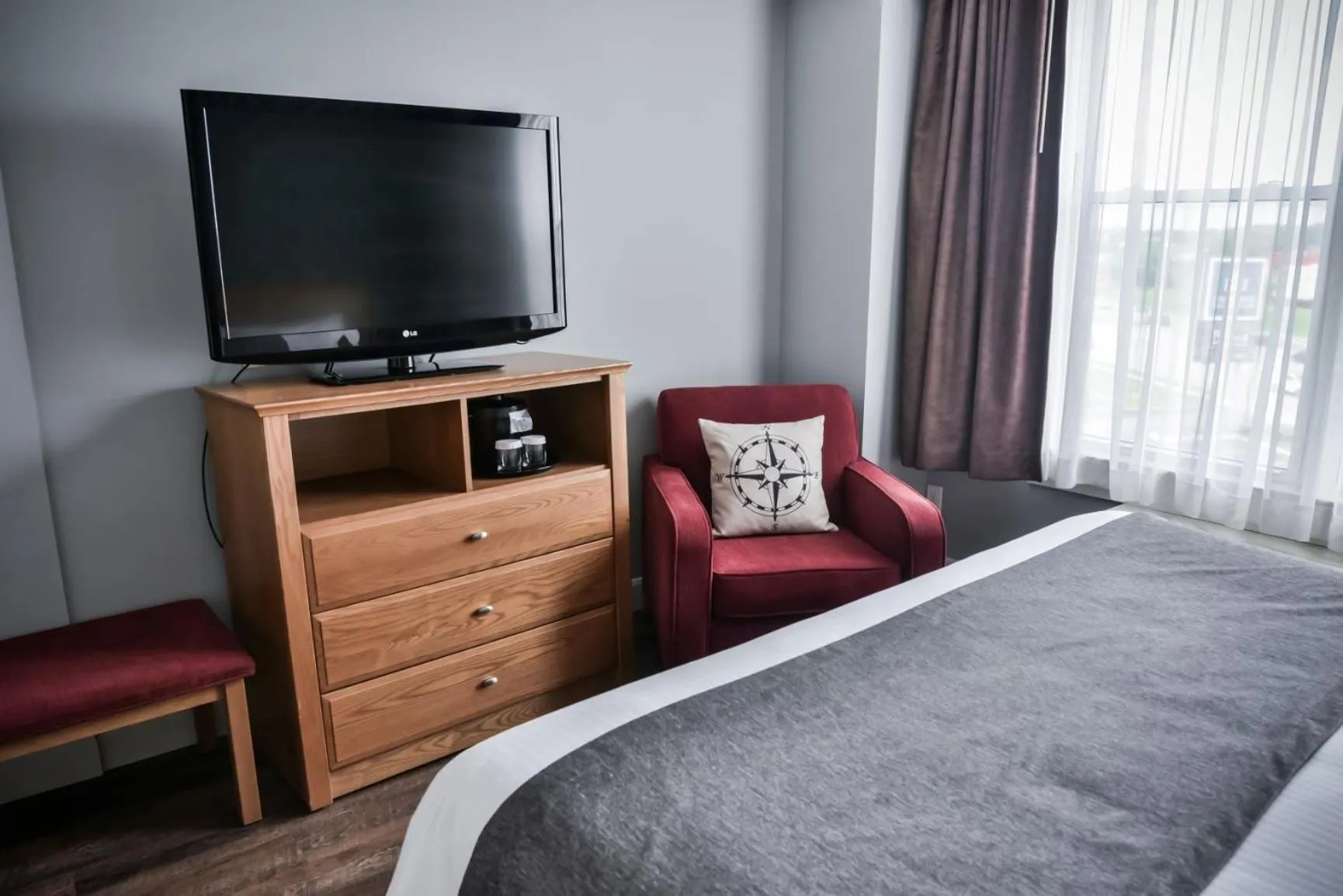 TV and multimedia, Bed in Cambridge Hotel and Conference Centre