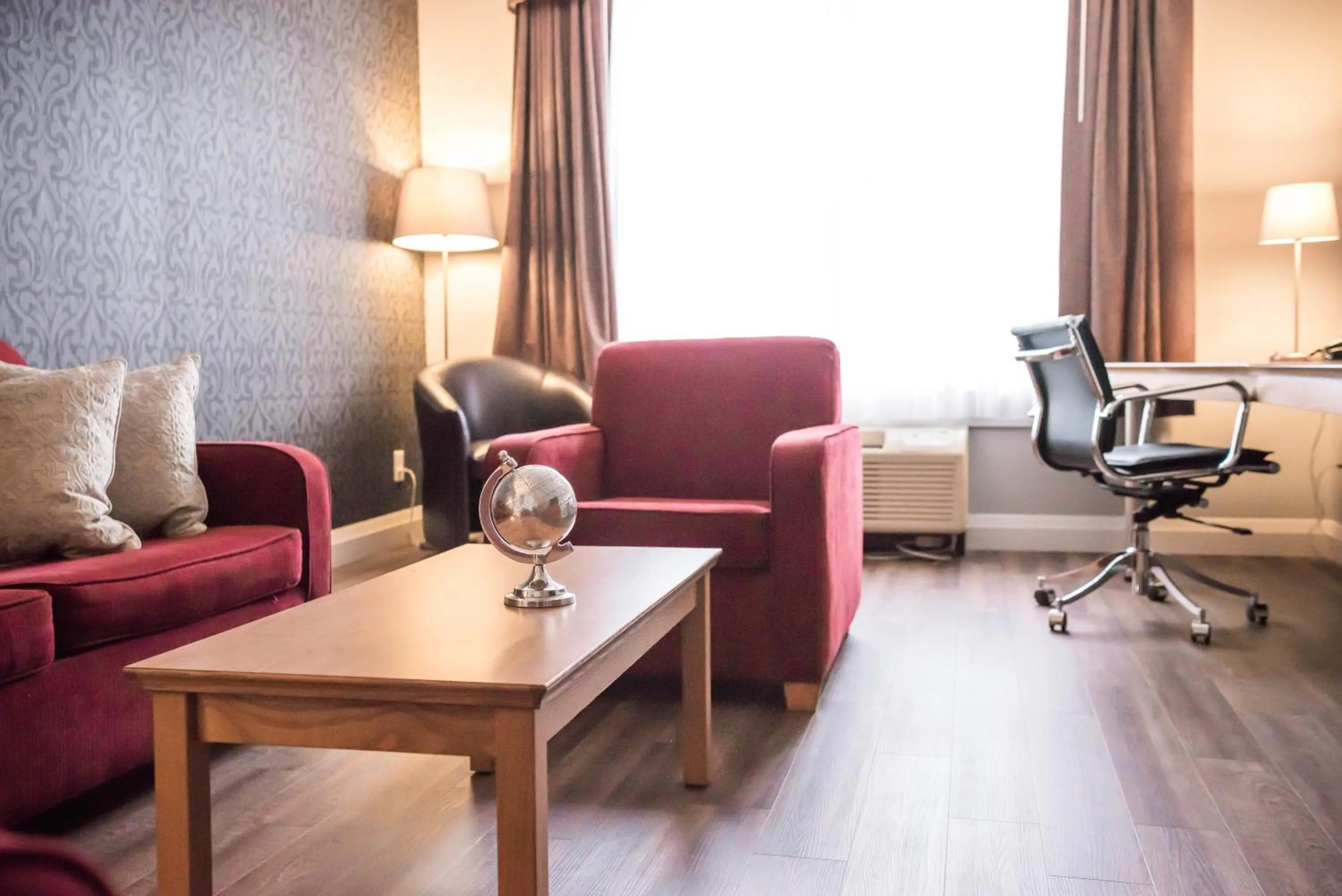 Coffee/tea facilities in Cambridge Hotel and Conference Centre