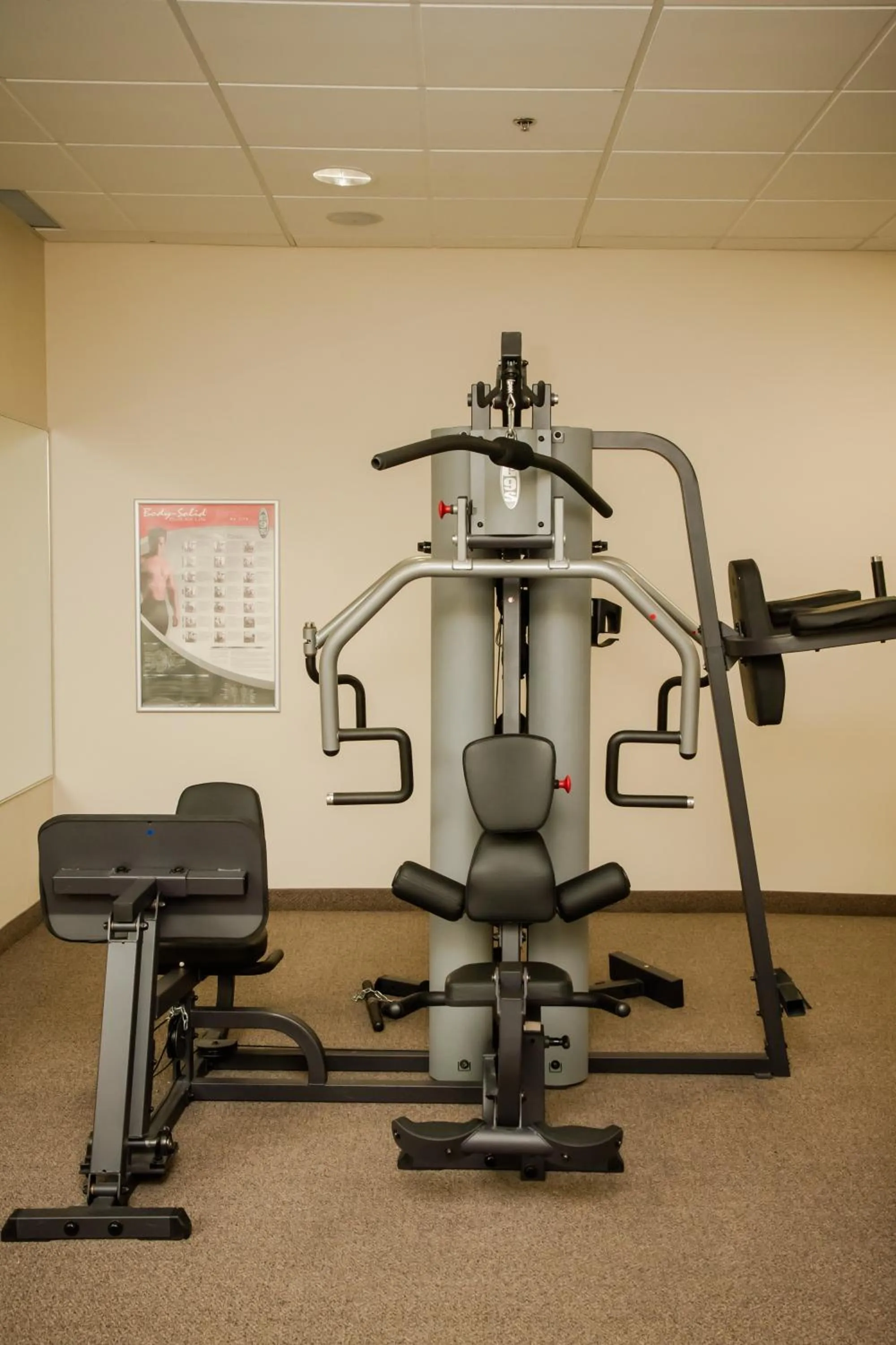Fitness centre/facilities in Cambridge Hotel and Conference Centre