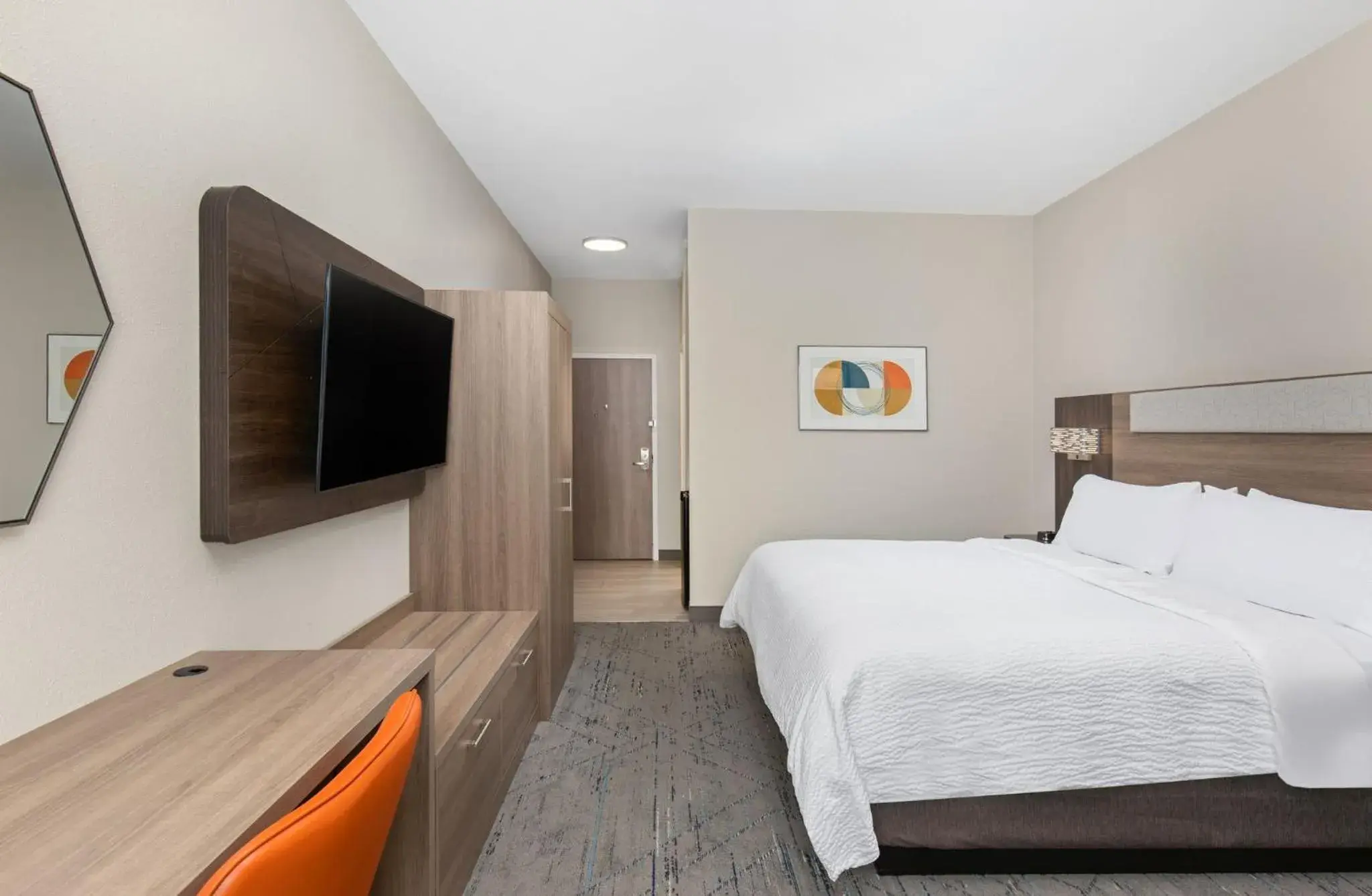 Standard King Room with Sofa Bed in Holiday Inn Express Hurricane Mills Waverly by IHG Standard King Room with Sofa Bed in Holiday Inn Express Hurricane Mills Waverly by IHG