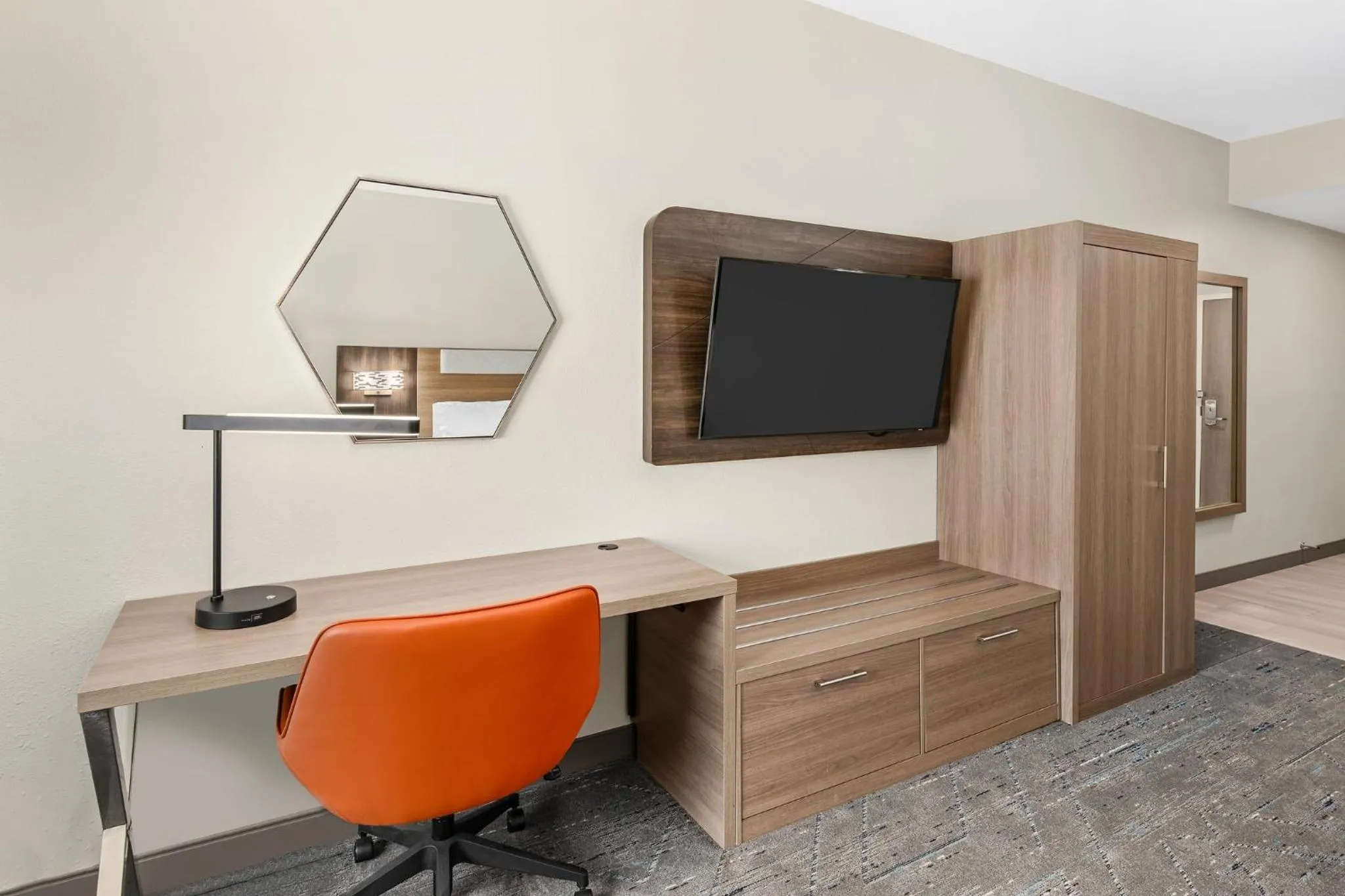 Photo of the whole room in Holiday Inn Express Hurricane Mills Waverly by IHG