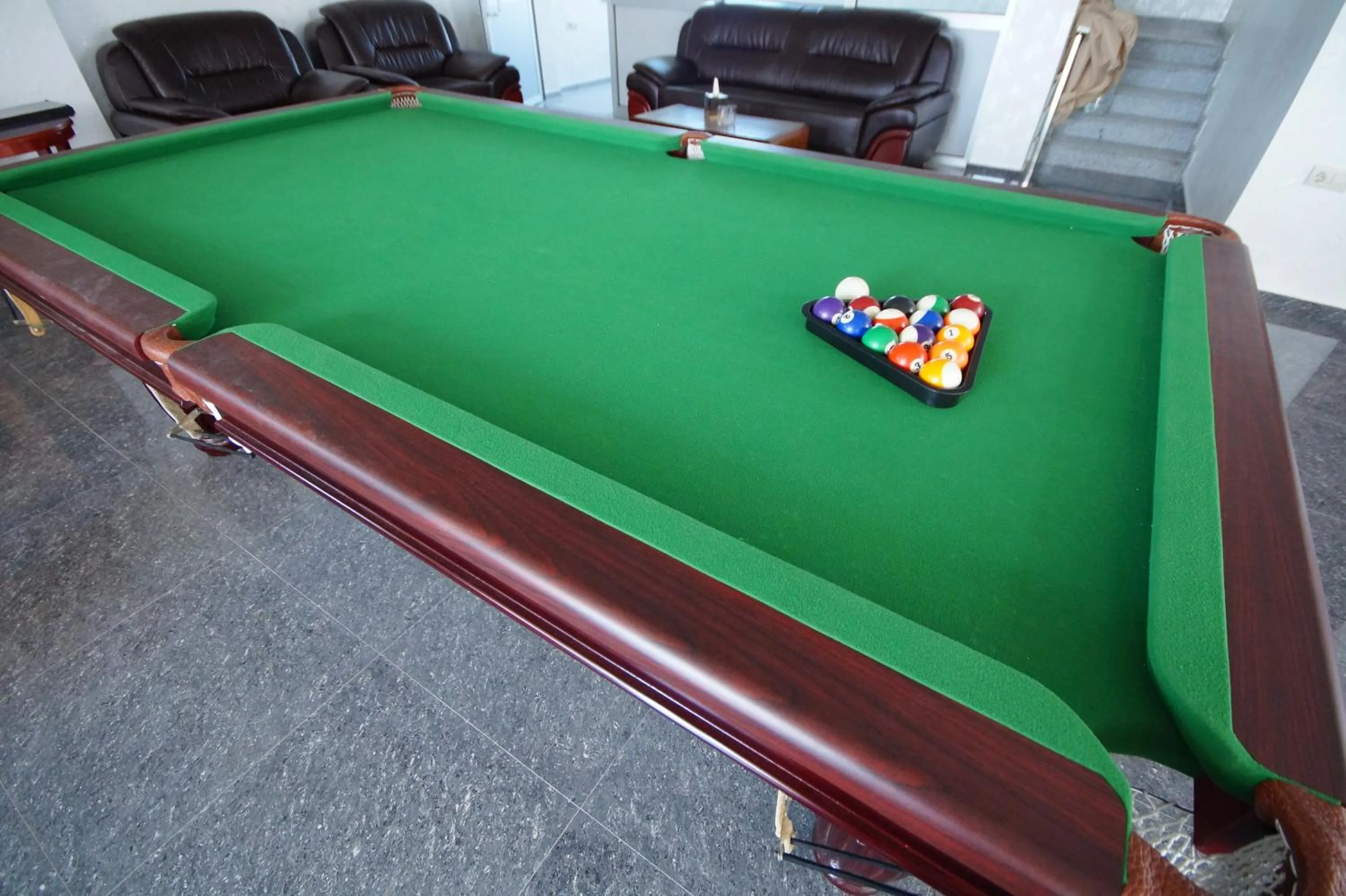 Billiard in Hotel 725
