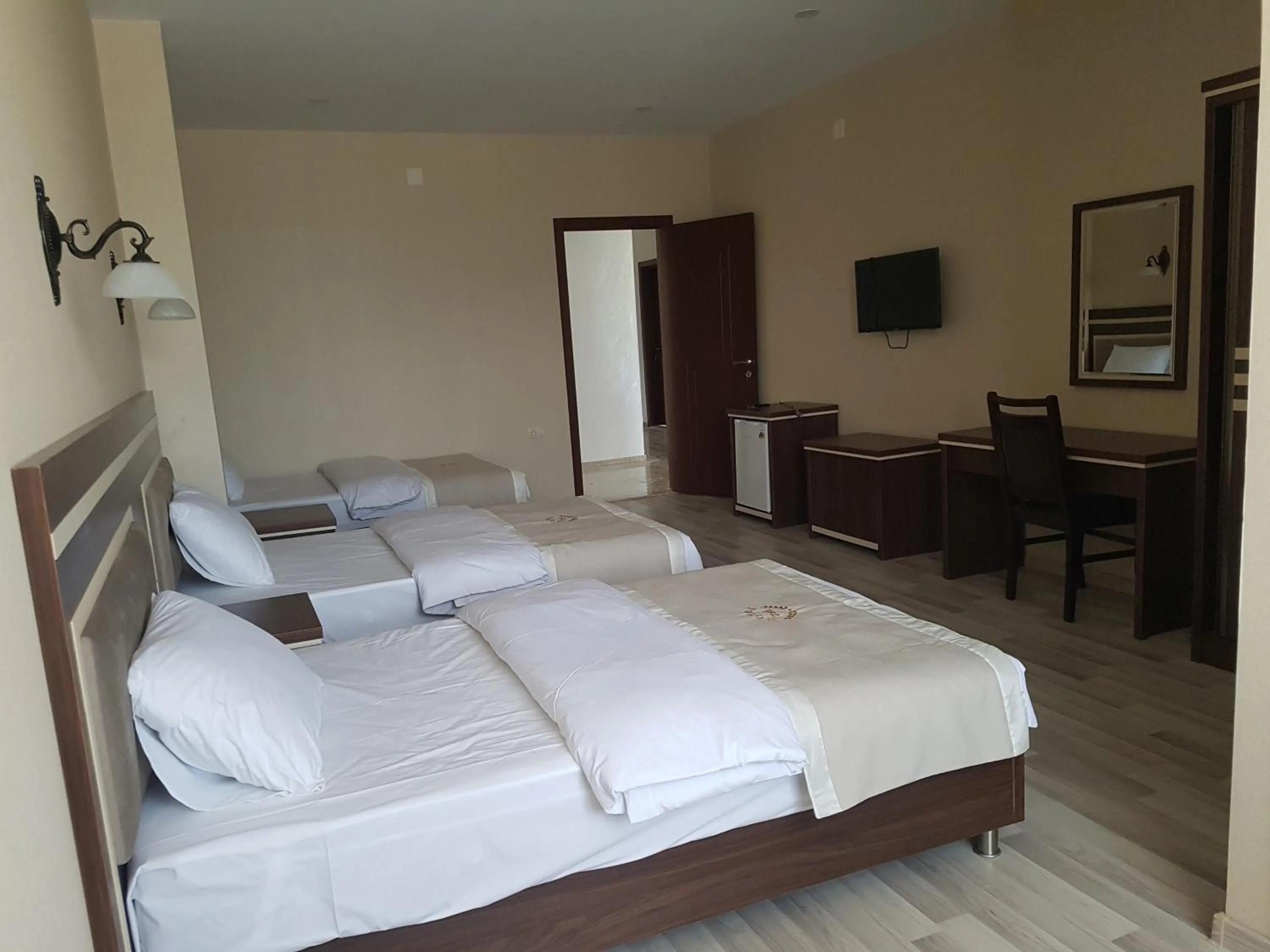 Photo of the whole room, Bed in Hotel 725