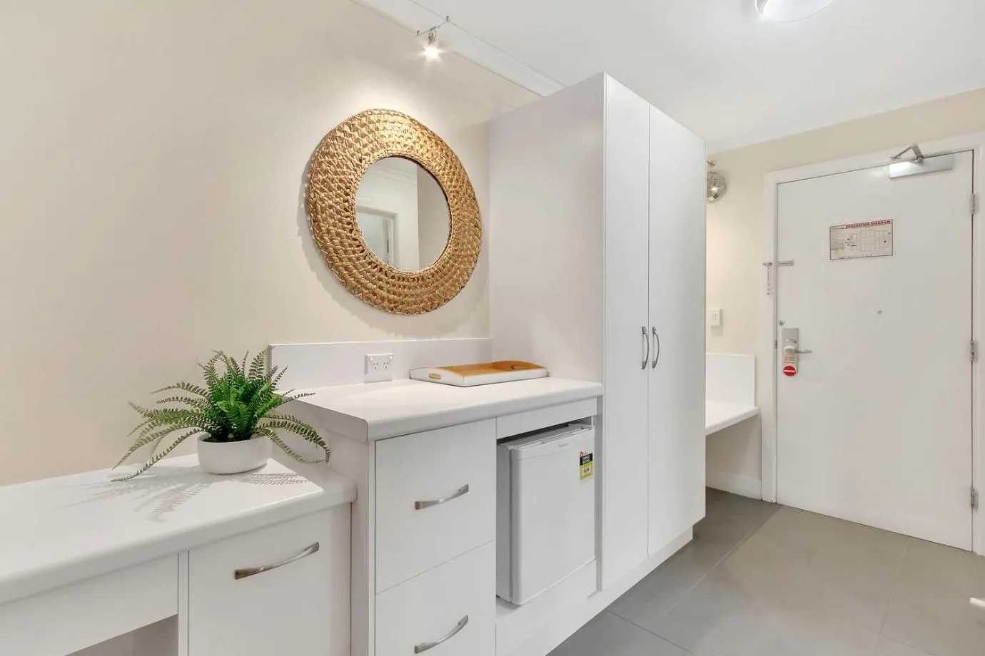 Area and facilities in Bellevue On The Lakes