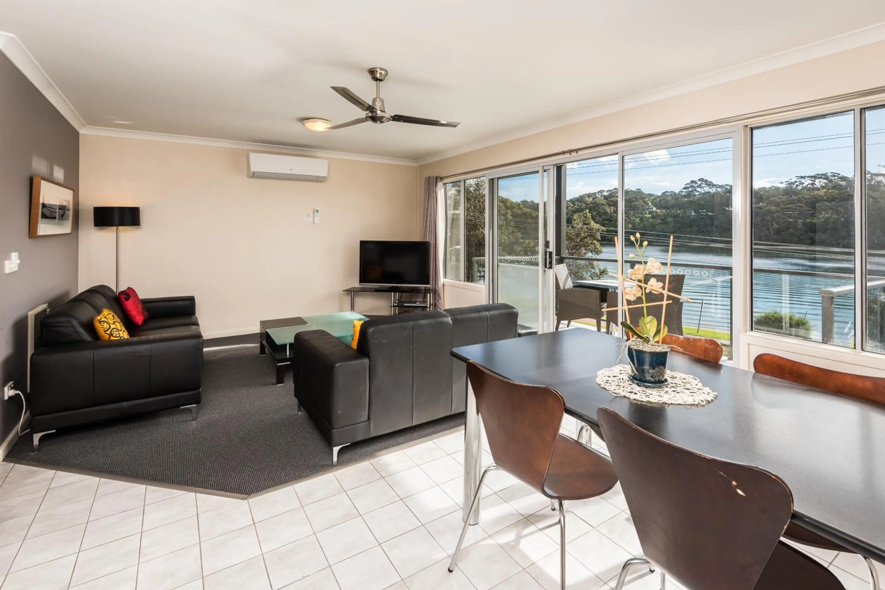 TV and multimedia in Bellevue On The Lakes