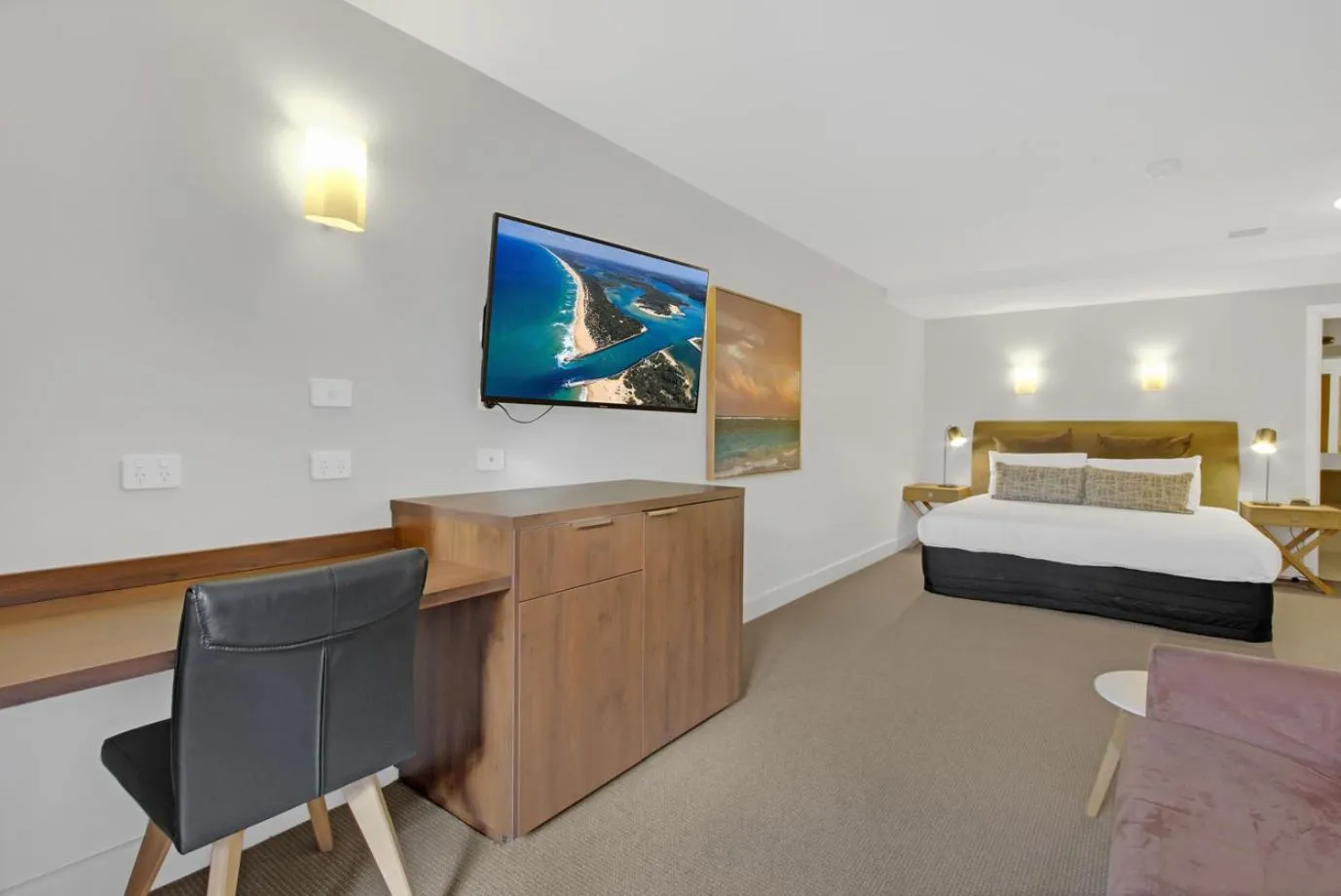 Bedroom, Bed in Bellevue On The Lakes