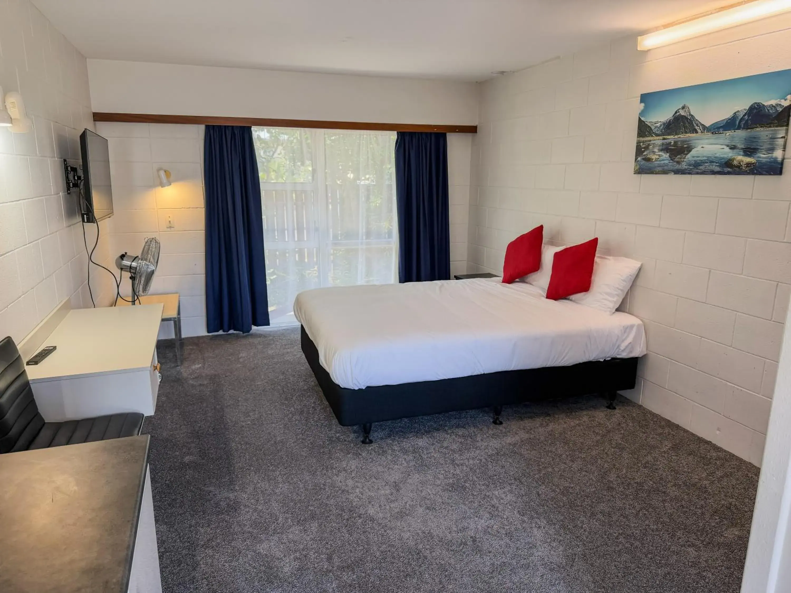 Studio with Kitchen in Midway Pacifica Lodge Studio with Kitchen in Midway Pacifica Lodge