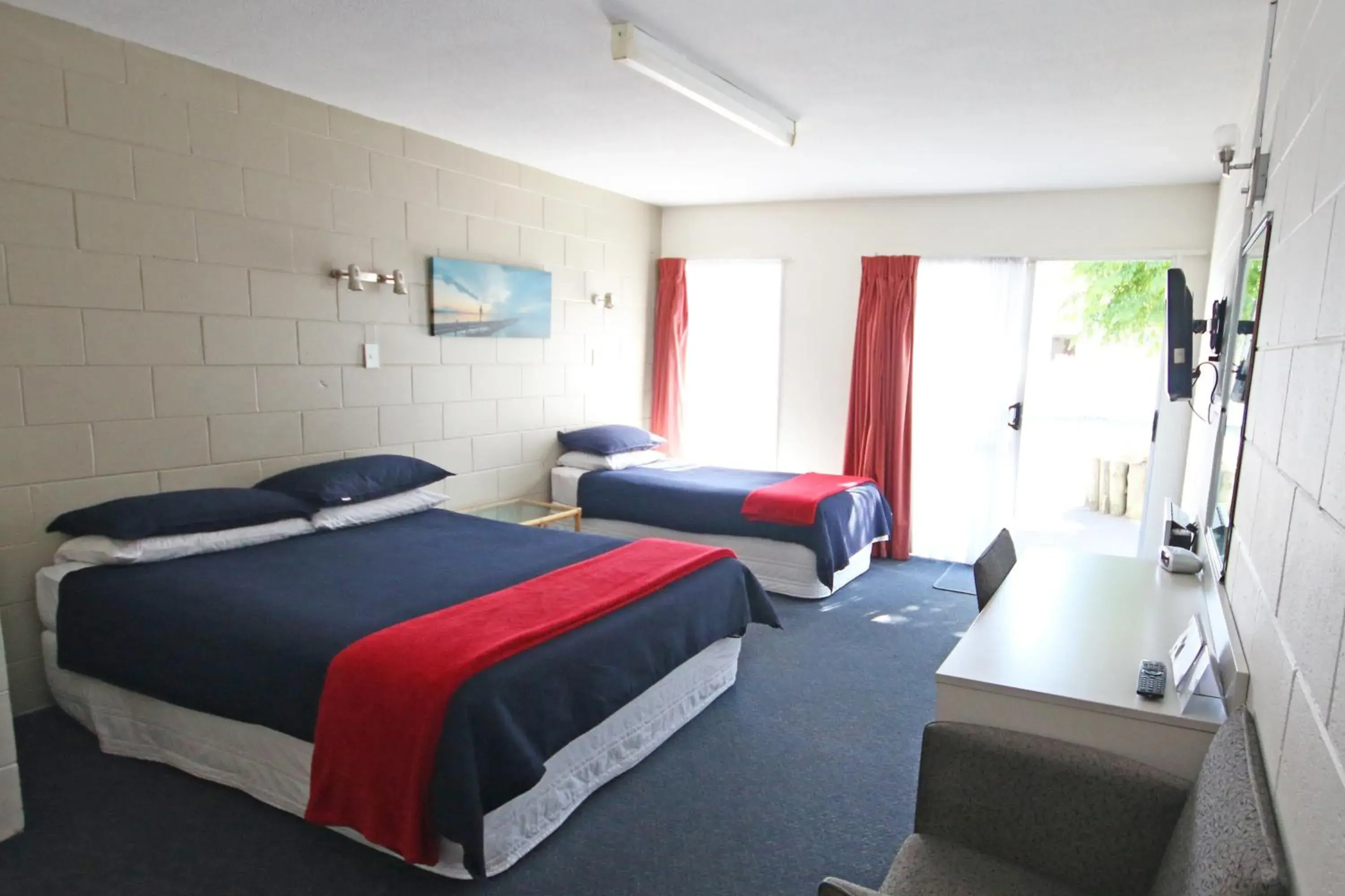 Standard Double or Twin Room in Midway Pacifica Lodge Standard Double or Twin Room in Midway Pacifica Lodge