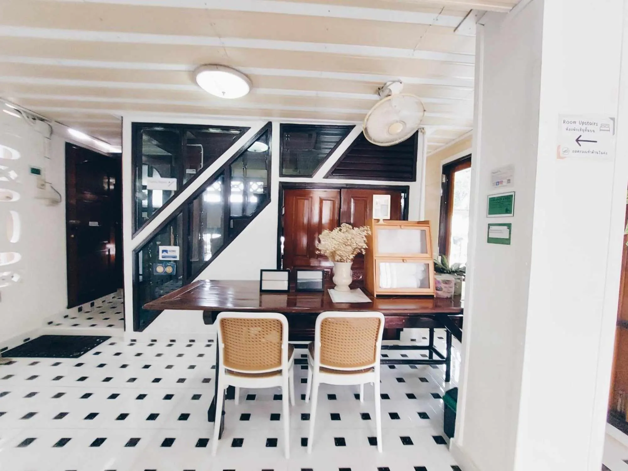 Seating area in Green Riverside Homestay