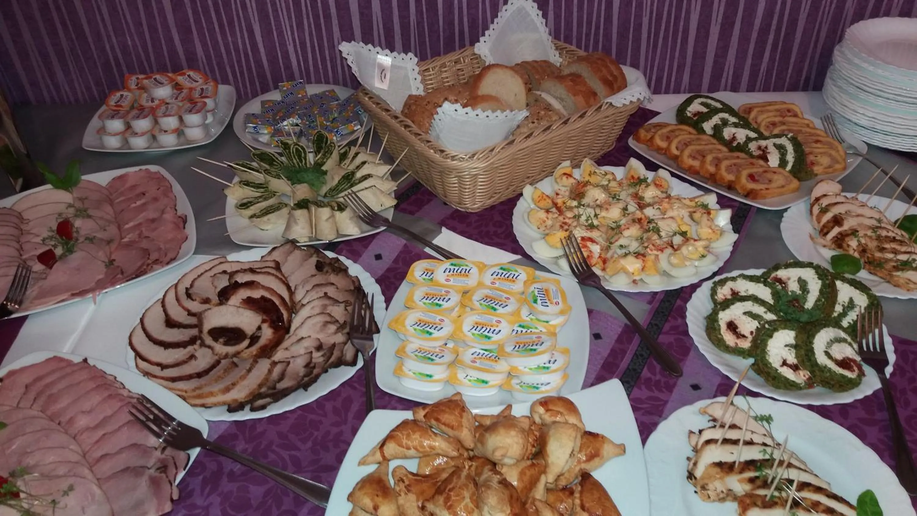 Buffet breakfast in SCSK Pół Ławy